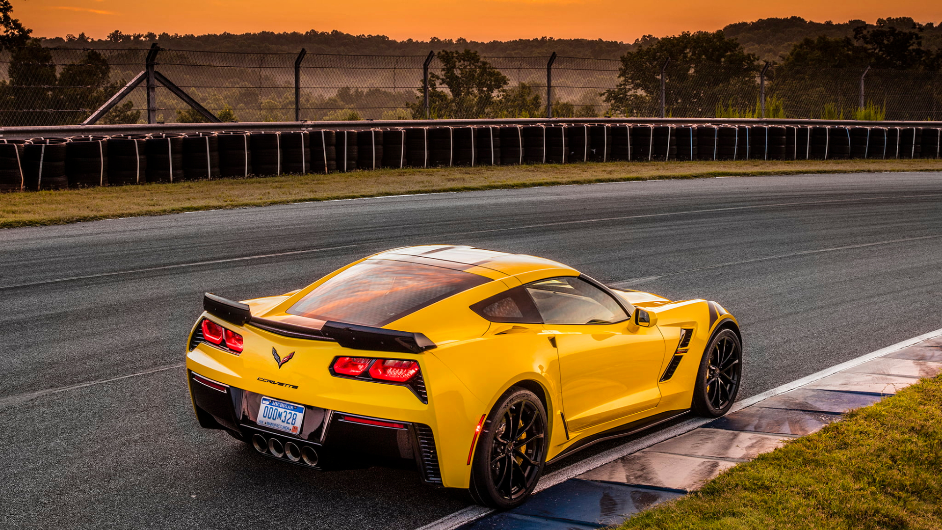 Chevrolet Corvette Grand Sport Wallpapers