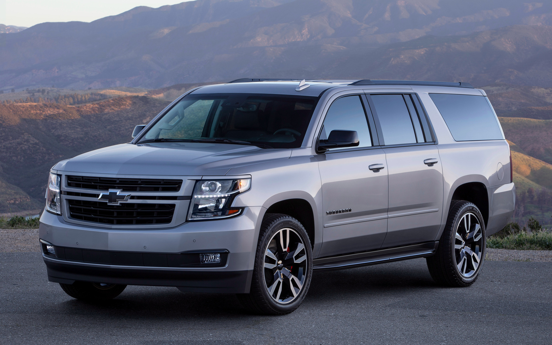 Chevrolet Suburban Wallpapers