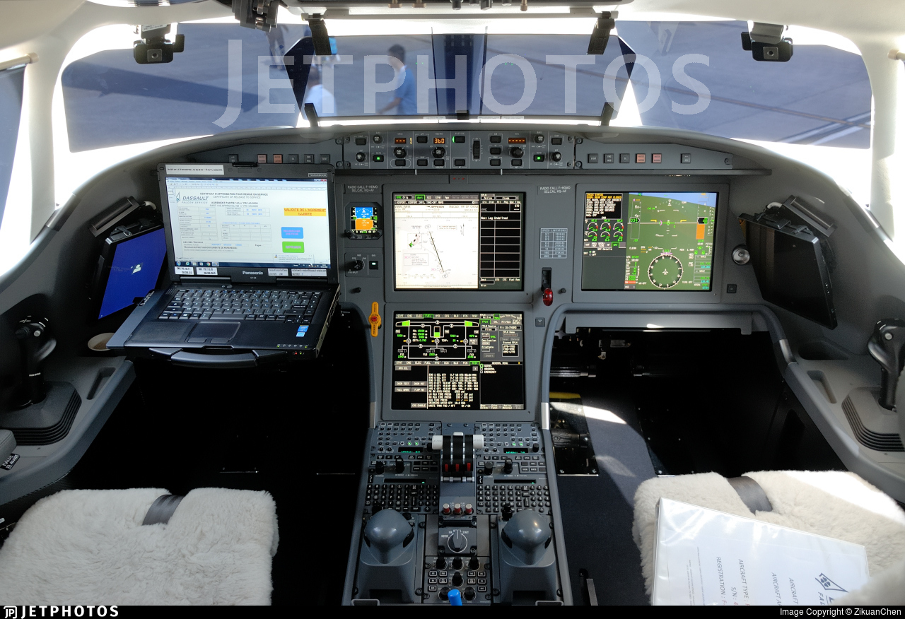 Dassault Falcon 8X Wallpapers