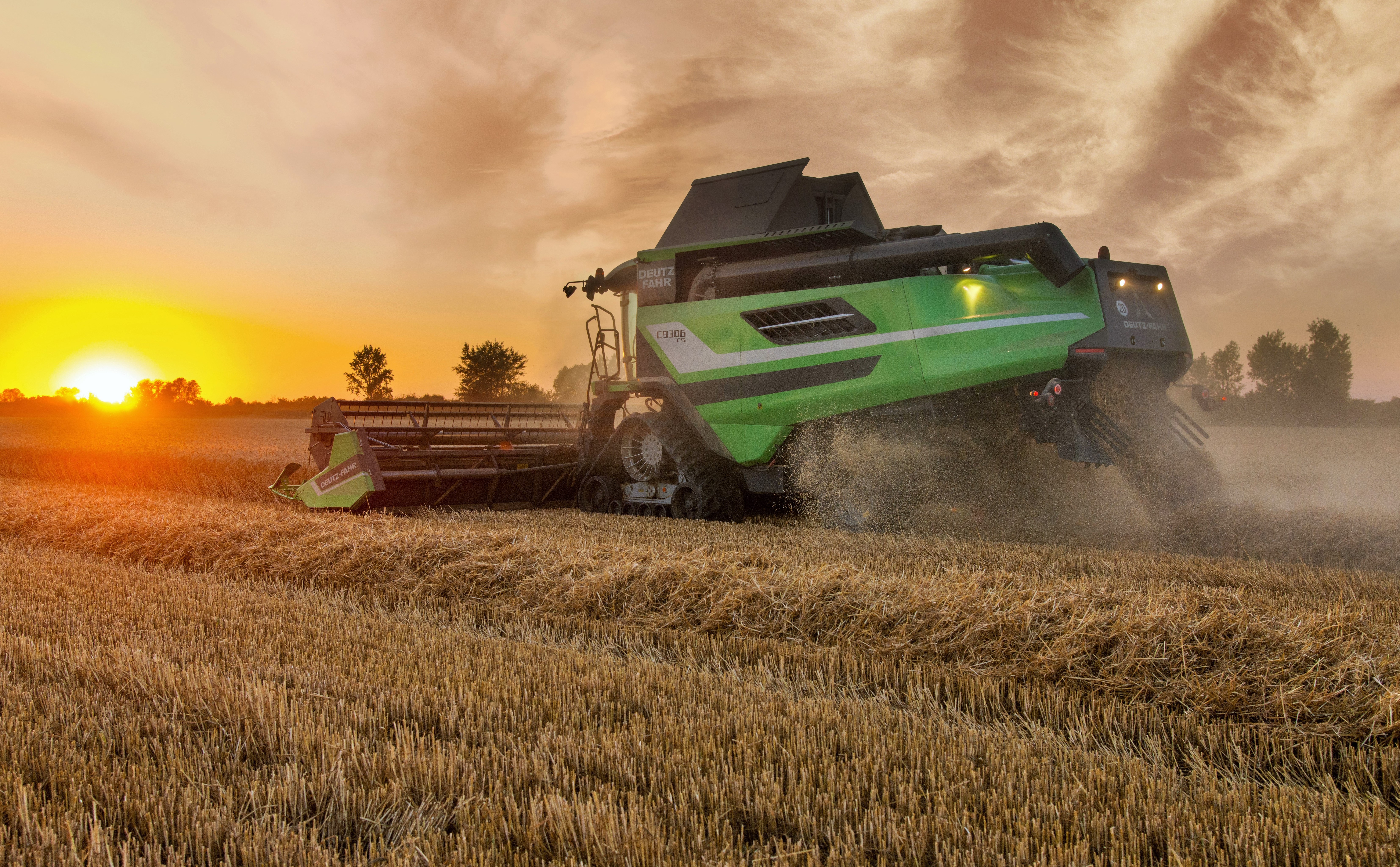 Duetz-Fahr Harvester Wallpapers