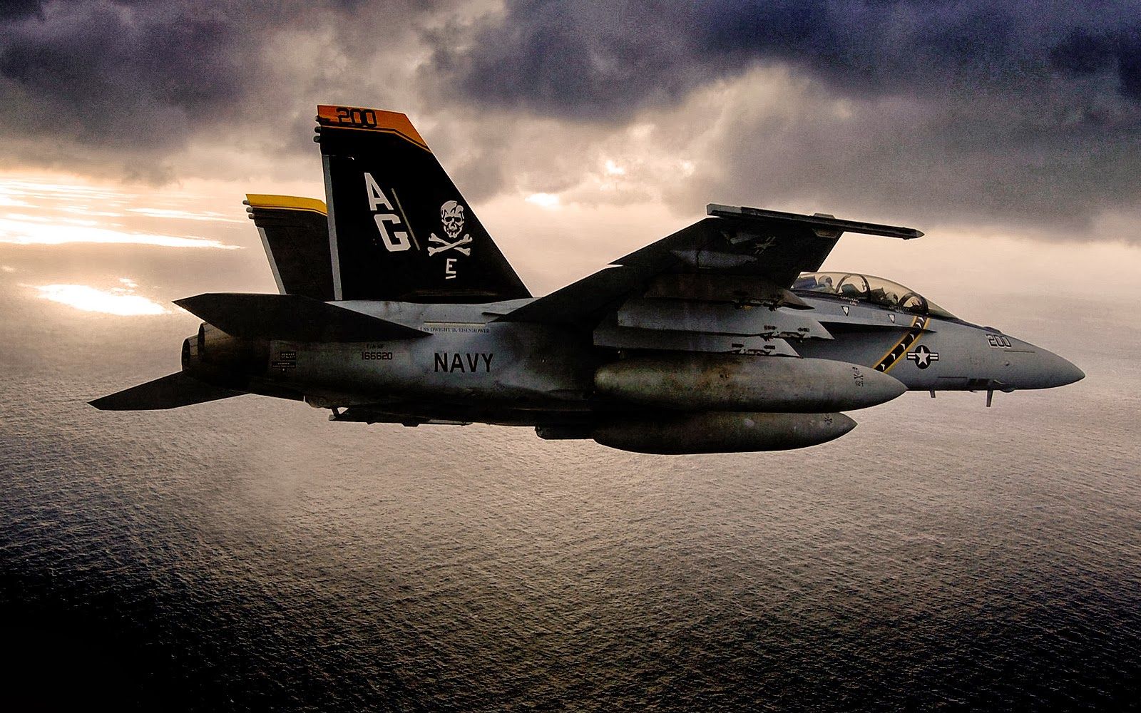 F-18B Wallpapers