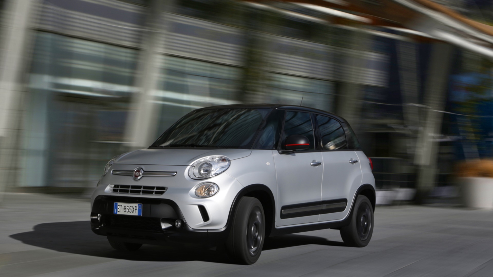 Fiat 500L Beats Edition Wallpapers