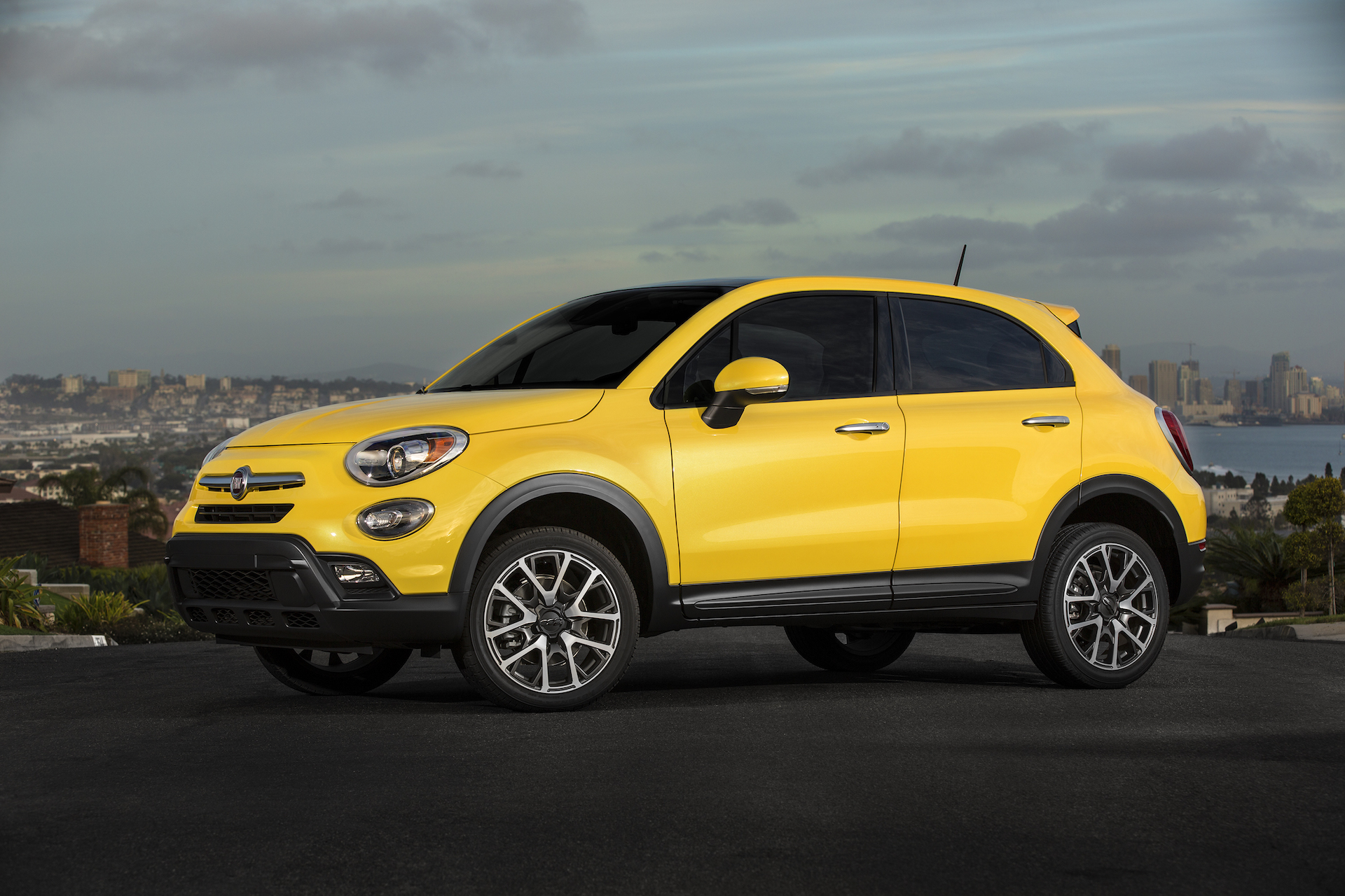 Fiat 500X Cross Wallpapers