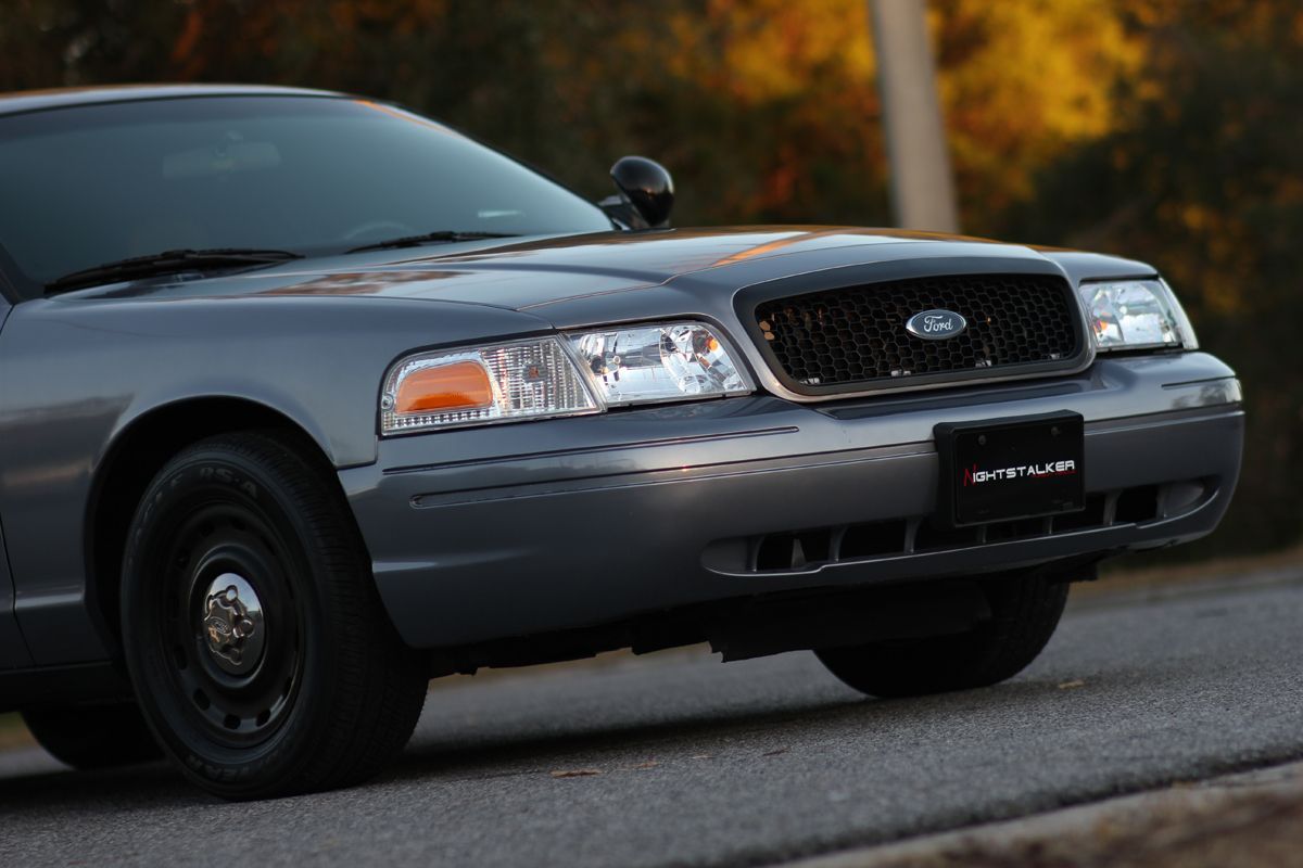 Ford Crown Victoria Wallpapers