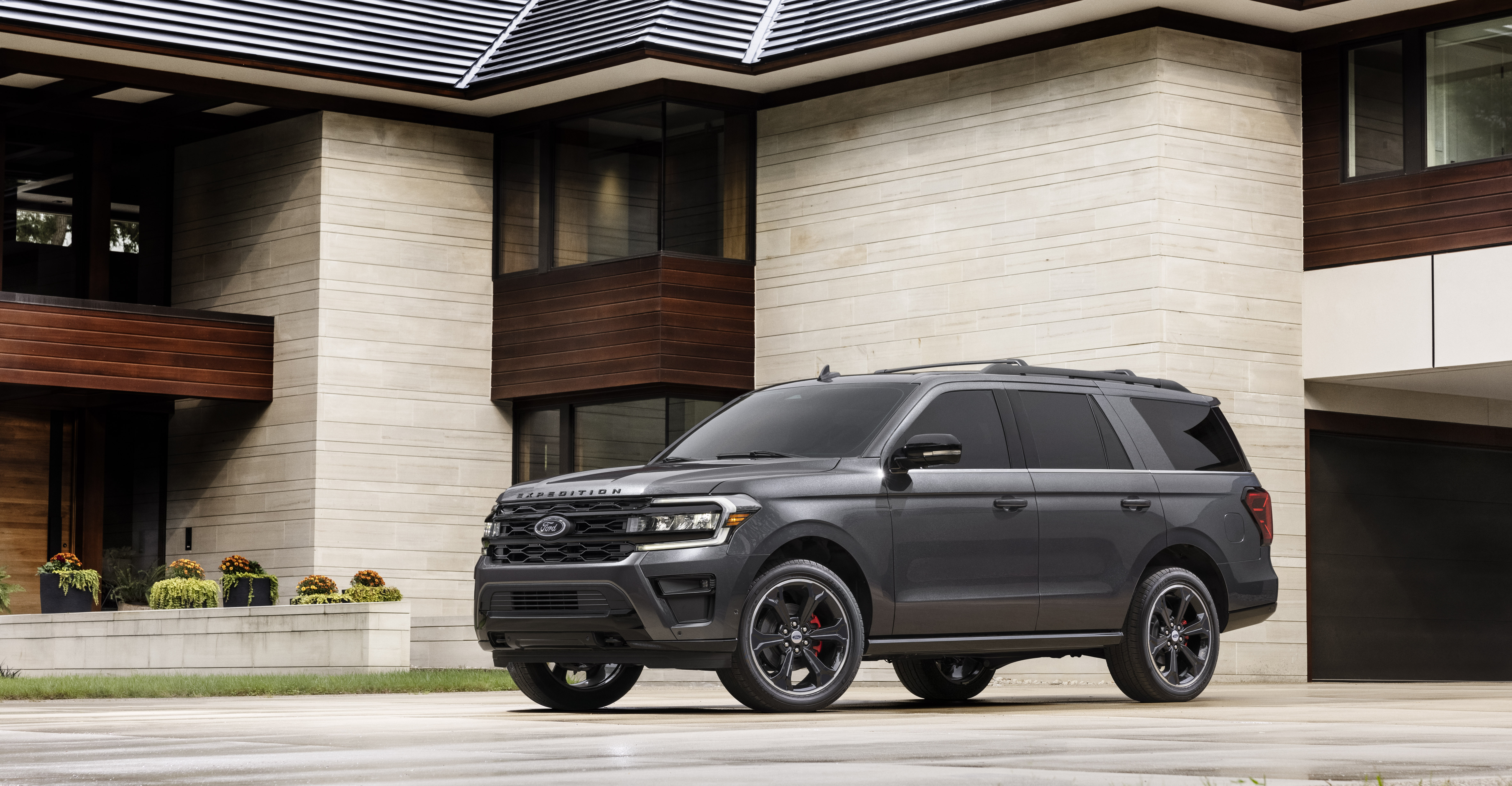 Ford Expedition "Stealth Edition" Wallpapers