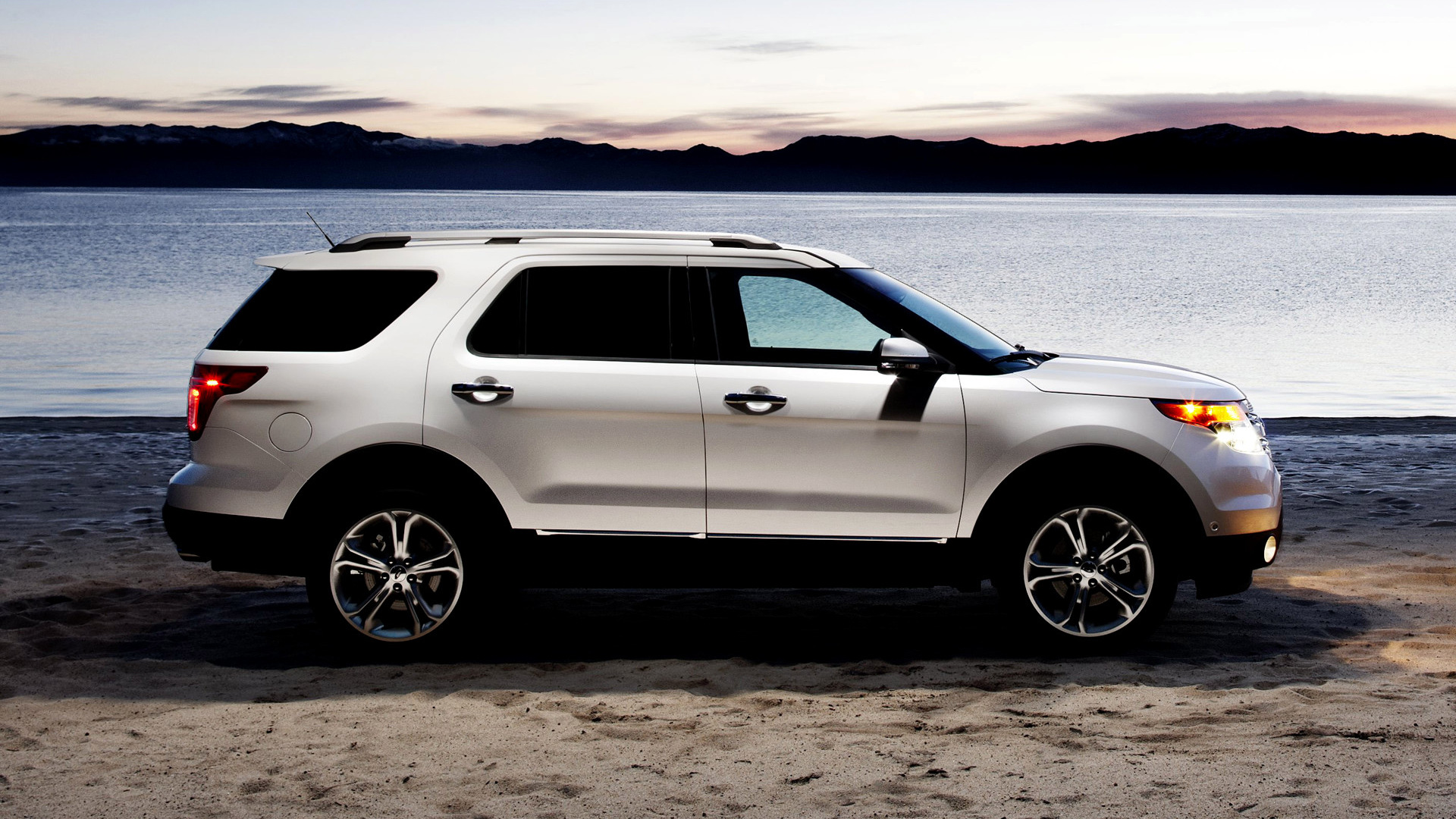 Ford Explorer Wallpapers