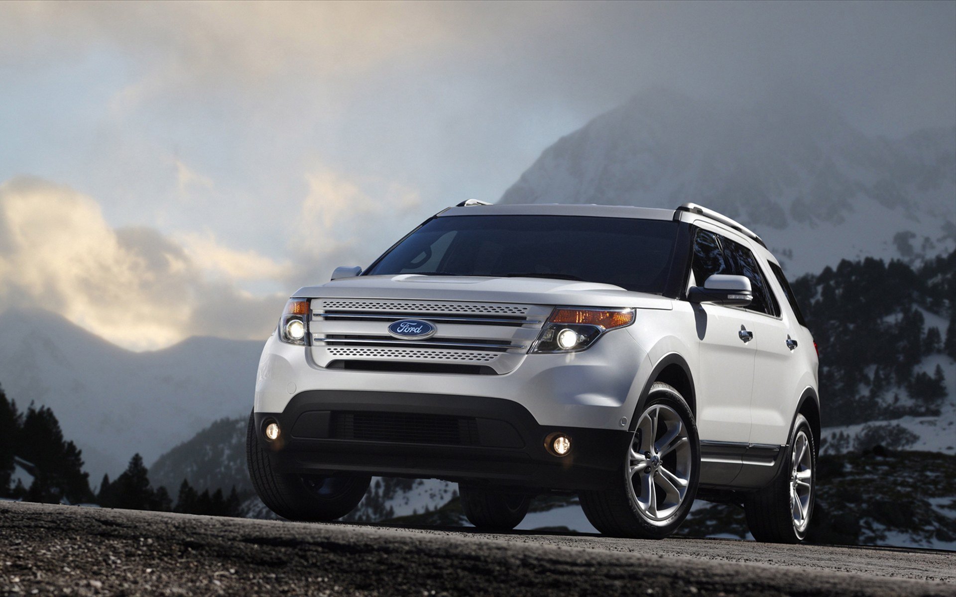 Ford Explorer Hybrid Wallpapers