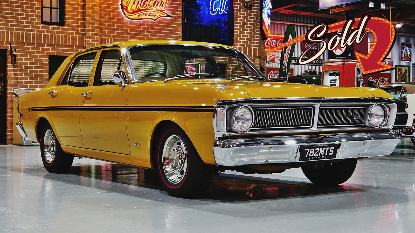 Ford Falcon 500 Wallpapers