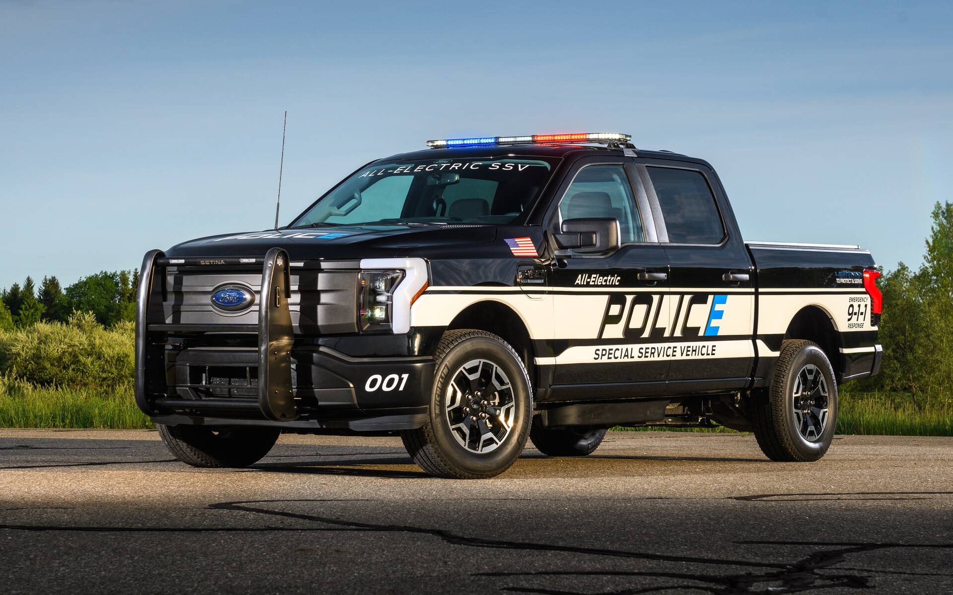 Ford Pursuit Wallpapers