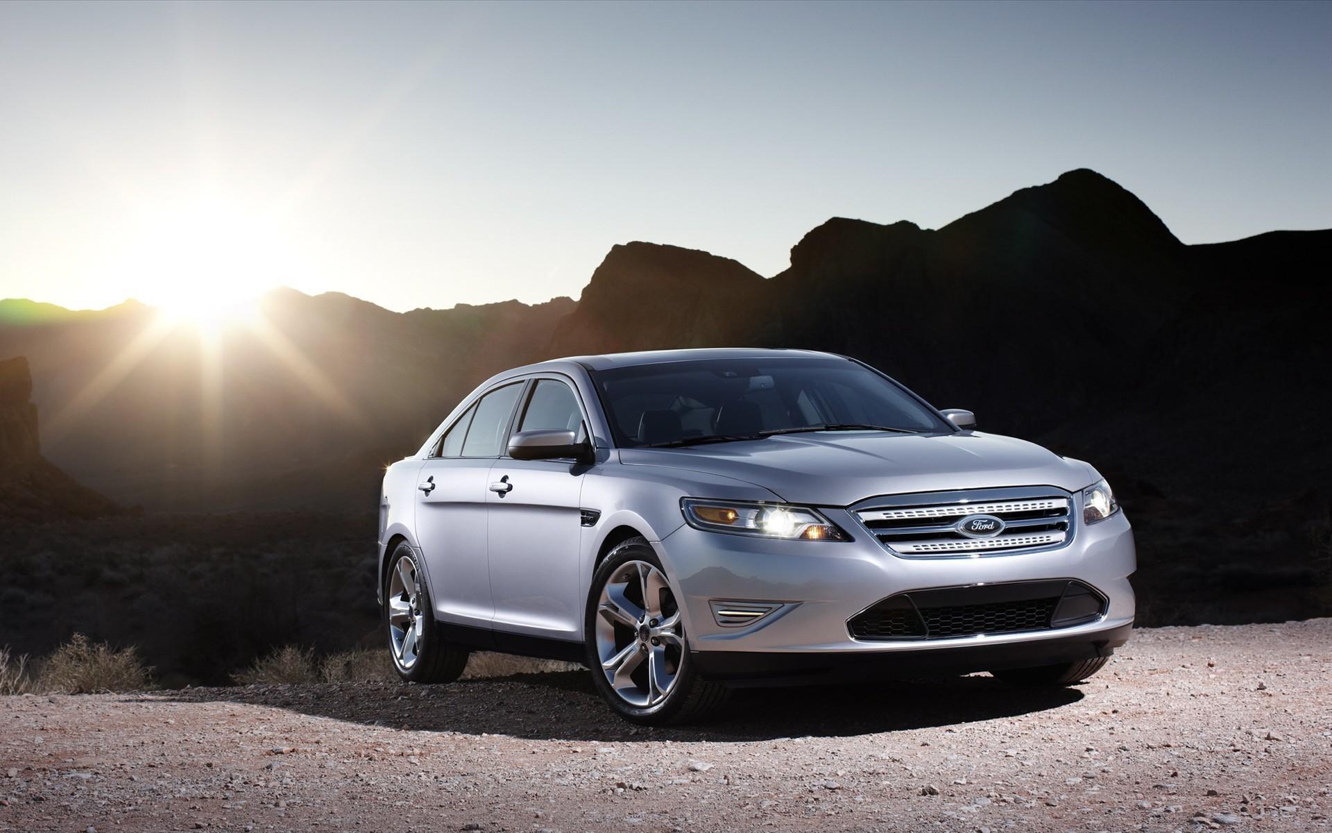 Ford Taurus Wallpapers