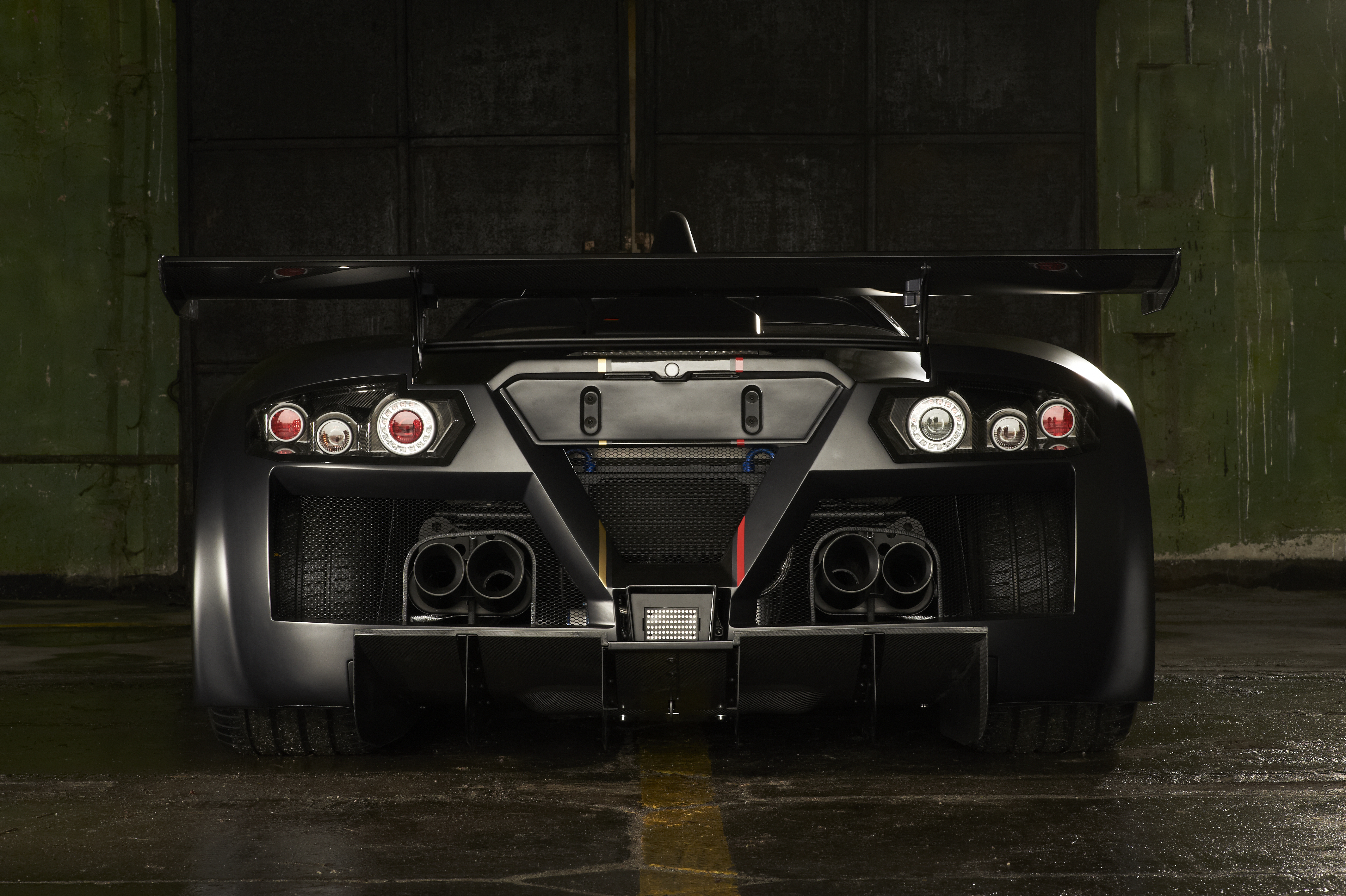 Gumpert Apollo Sedan Wallpapers