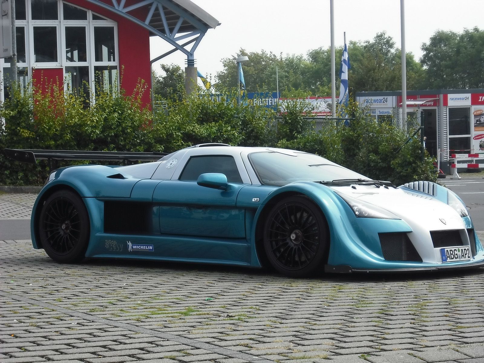 Gumpert Apollo Sedan Wallpapers