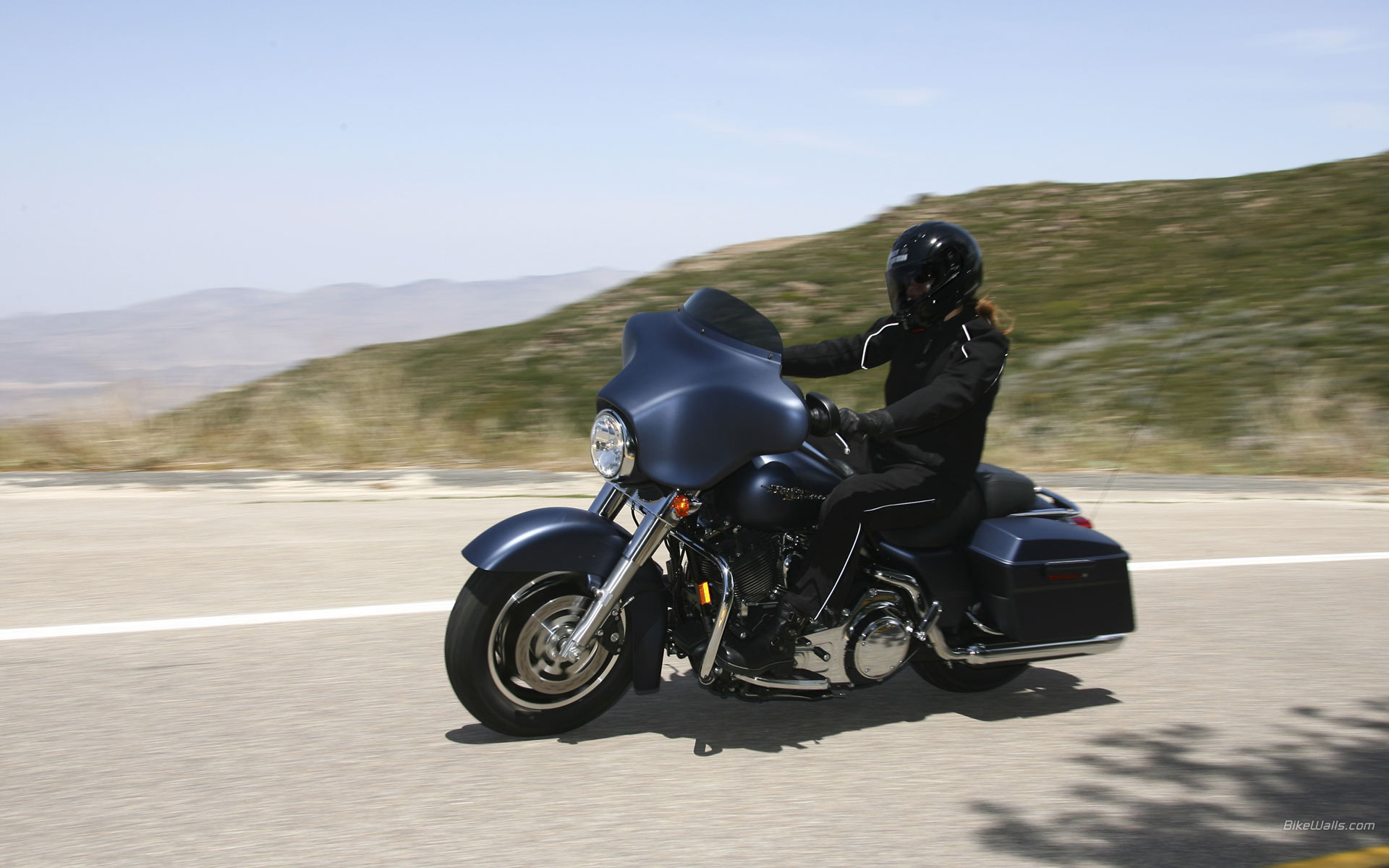 Harley-Davidson Road Glide Wallpapers