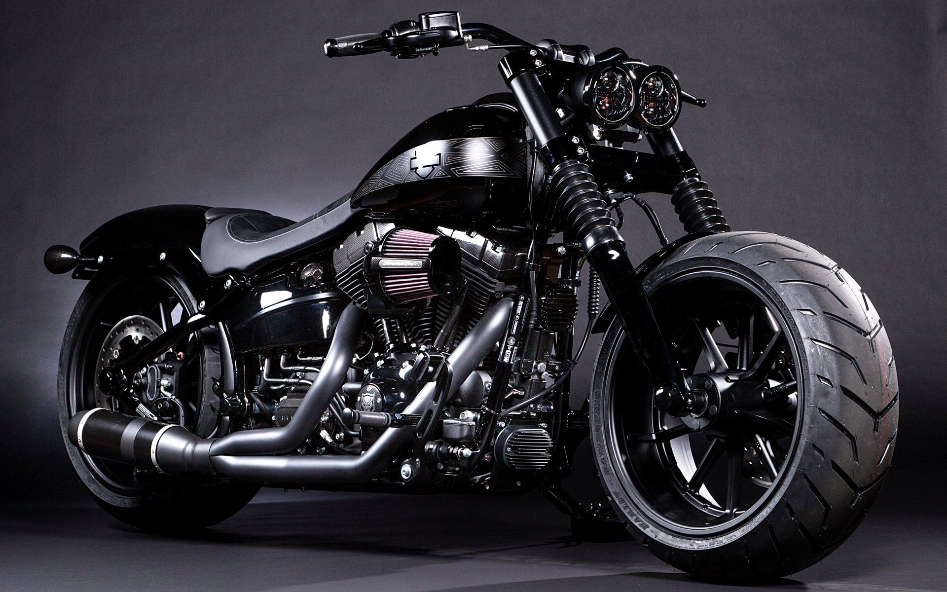 Harley-Davidson V-Rod Wallpapers