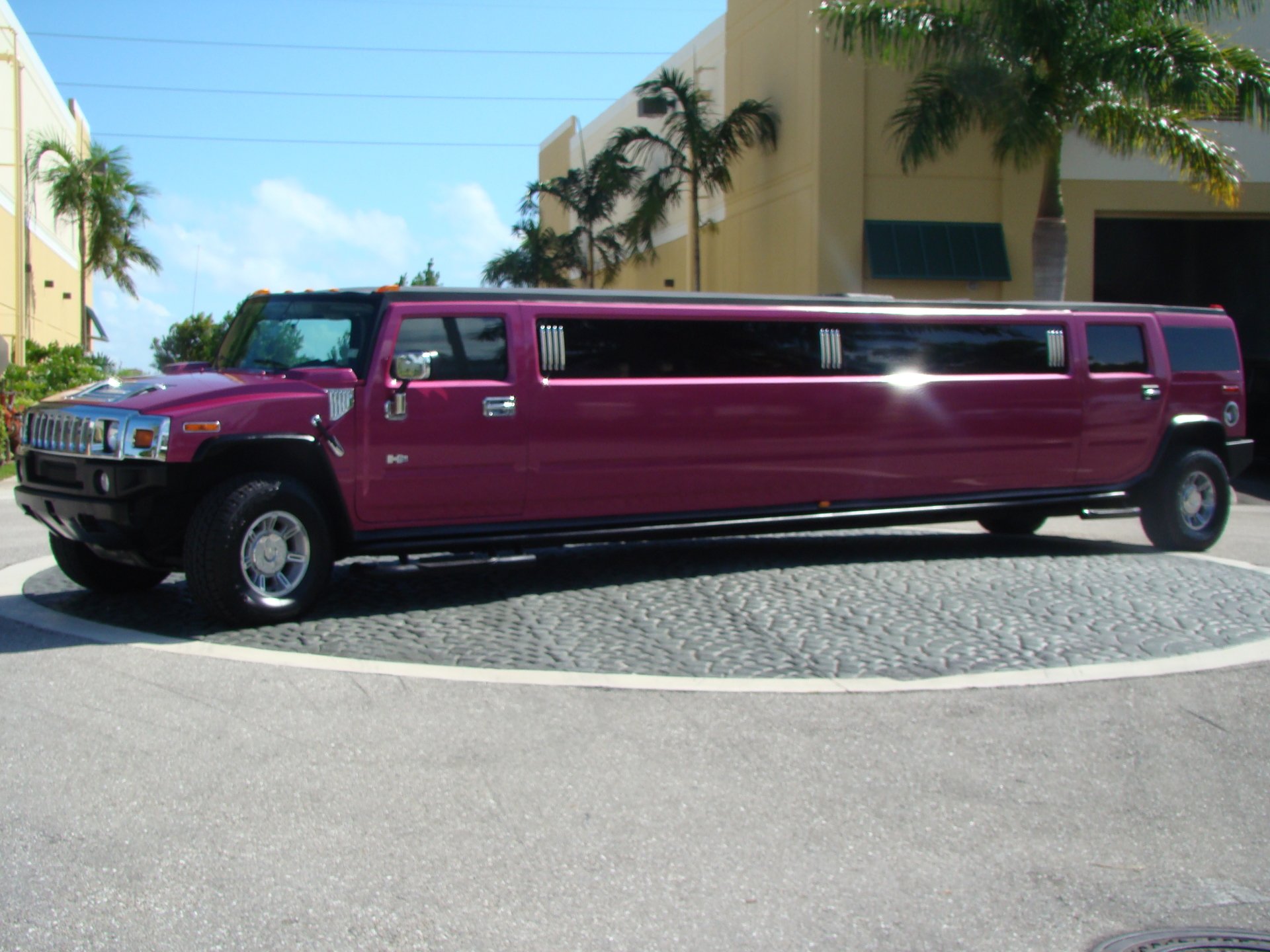 Hummer Limousine Wallpapers