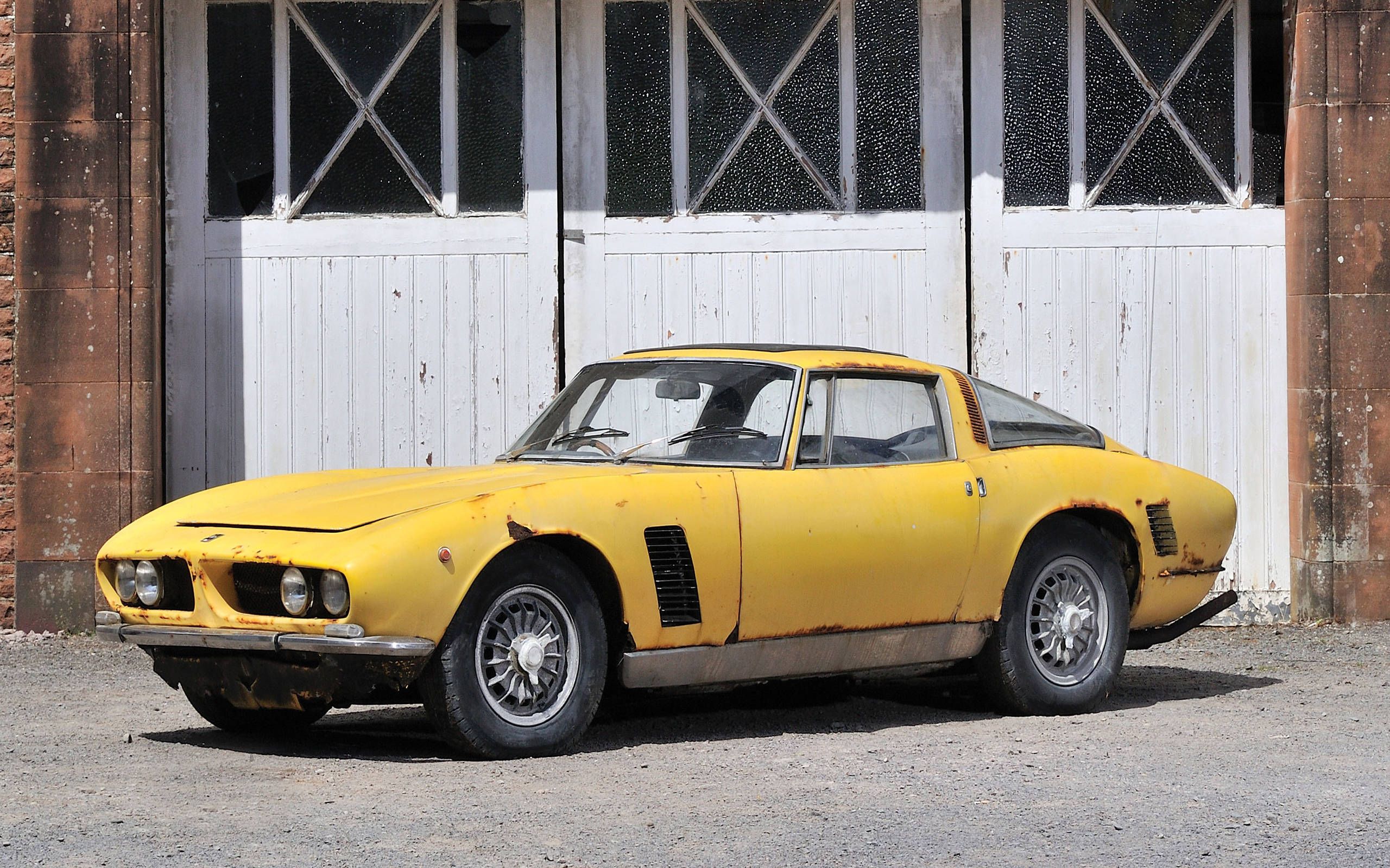 Iso Grifo Wallpapers