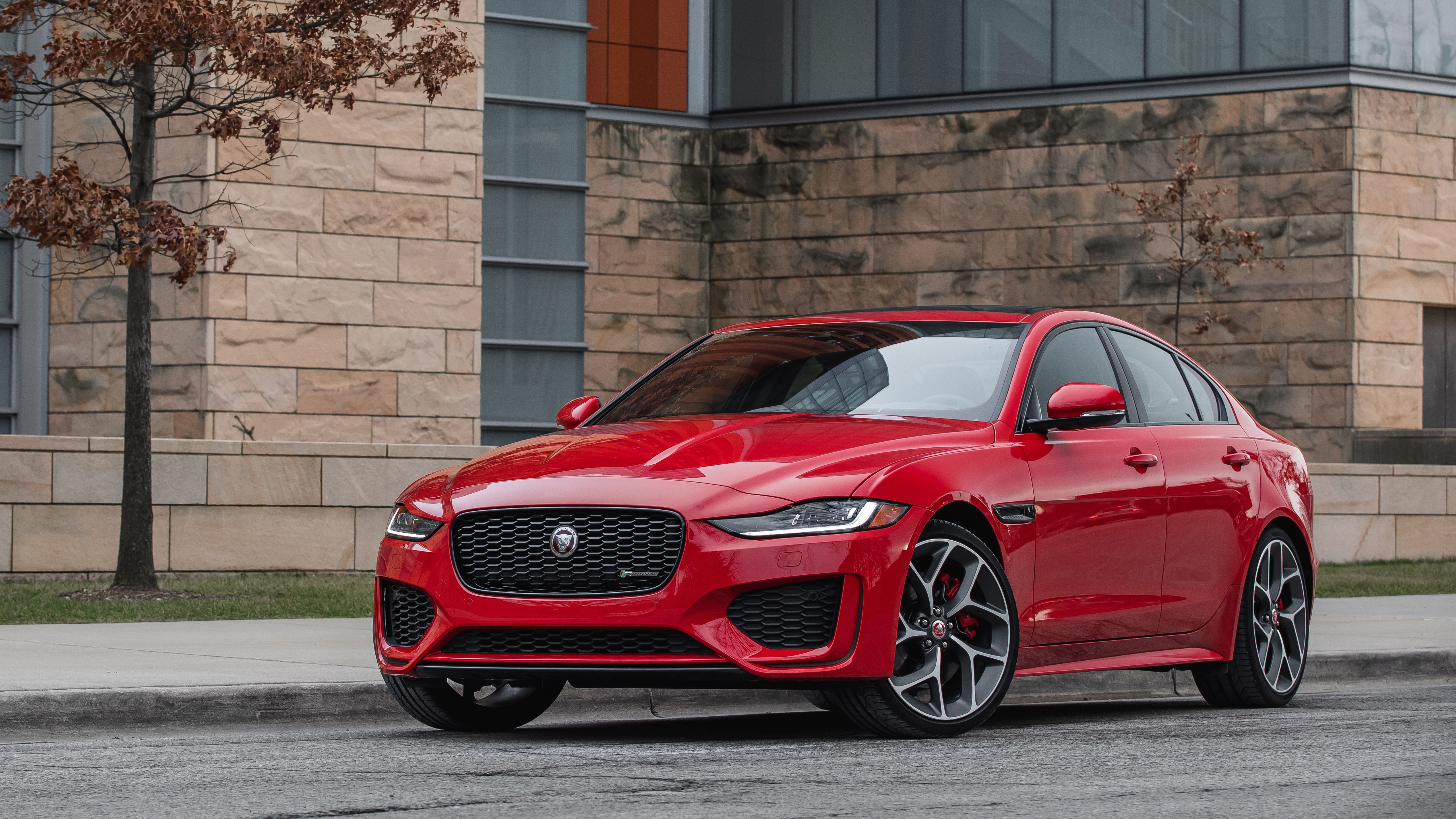 Jaguar Xe Wallpapers