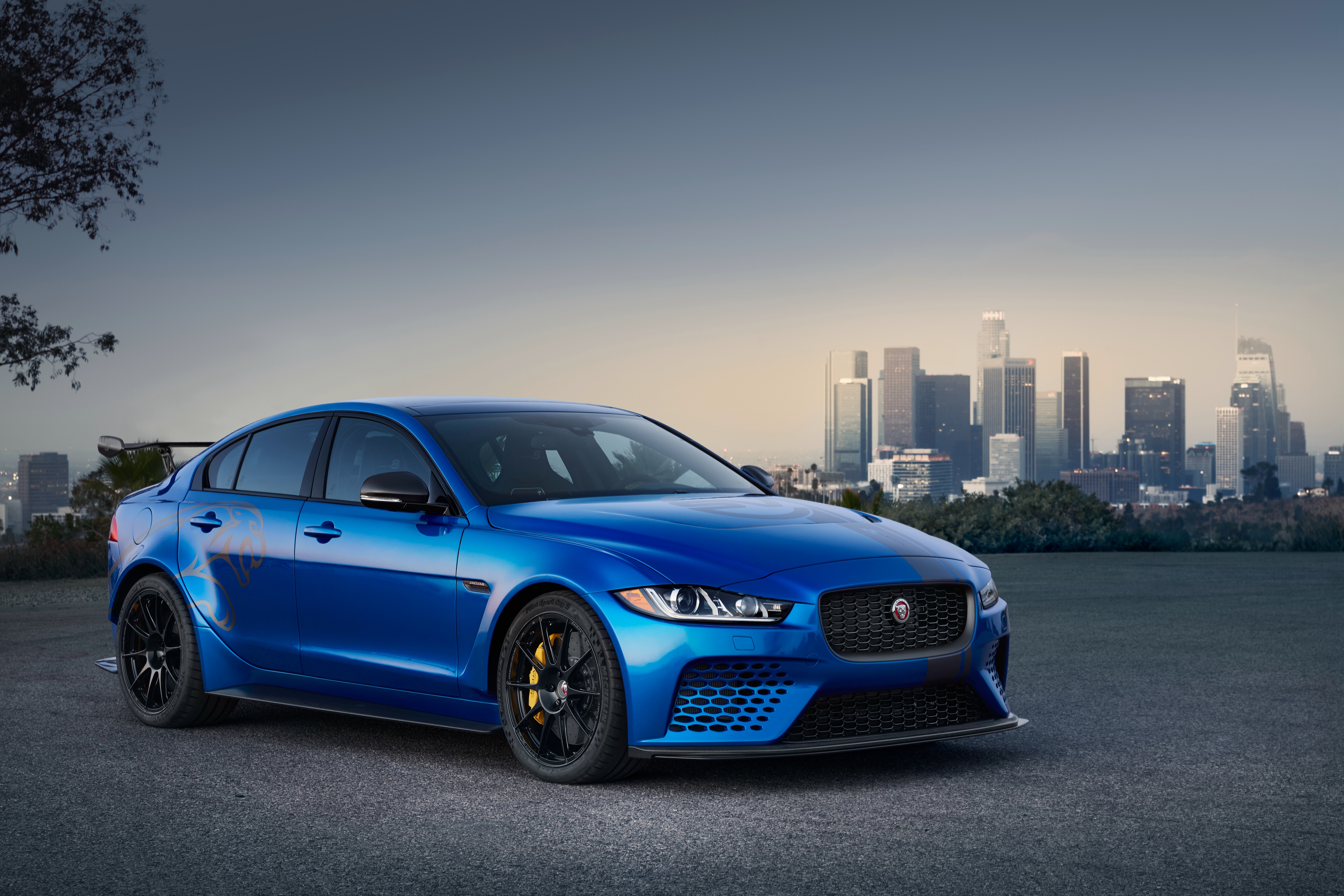 Jaguar Xe Wallpapers