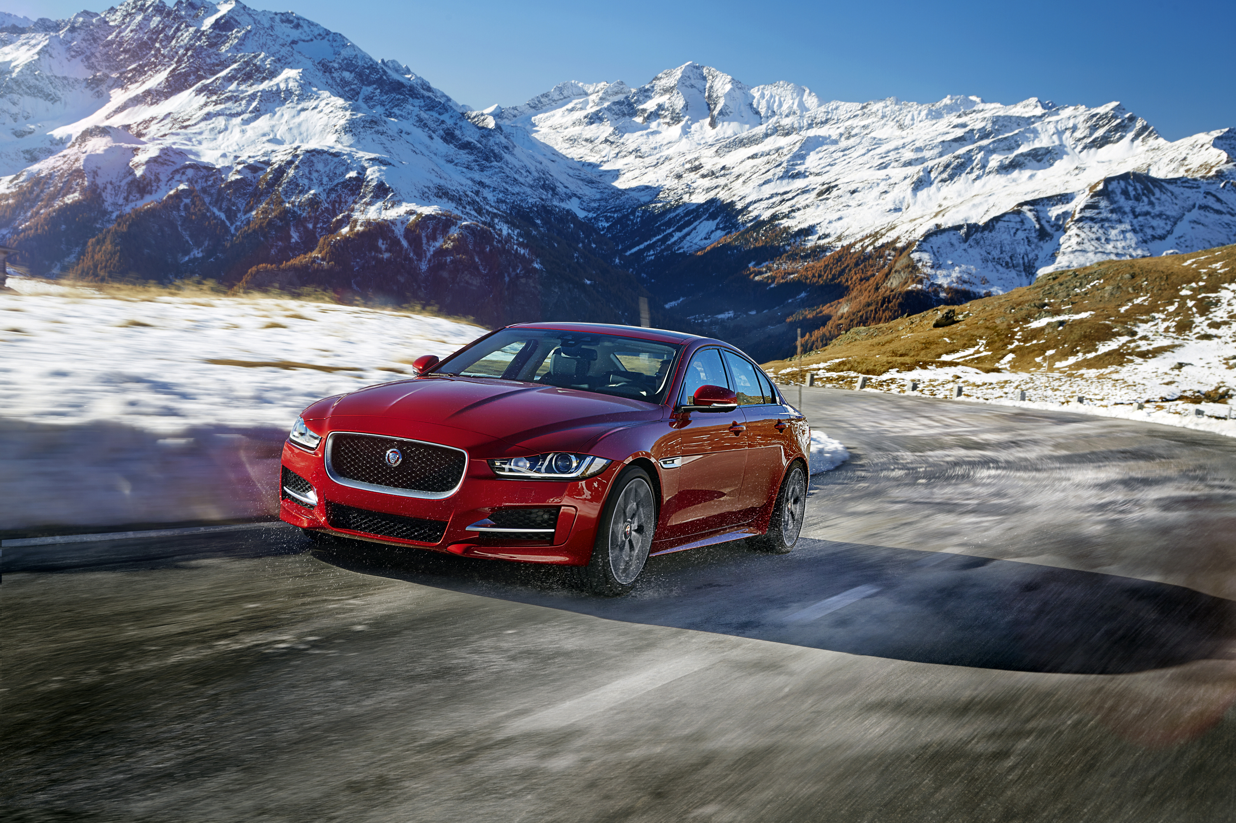 Jaguar Xe Wallpapers