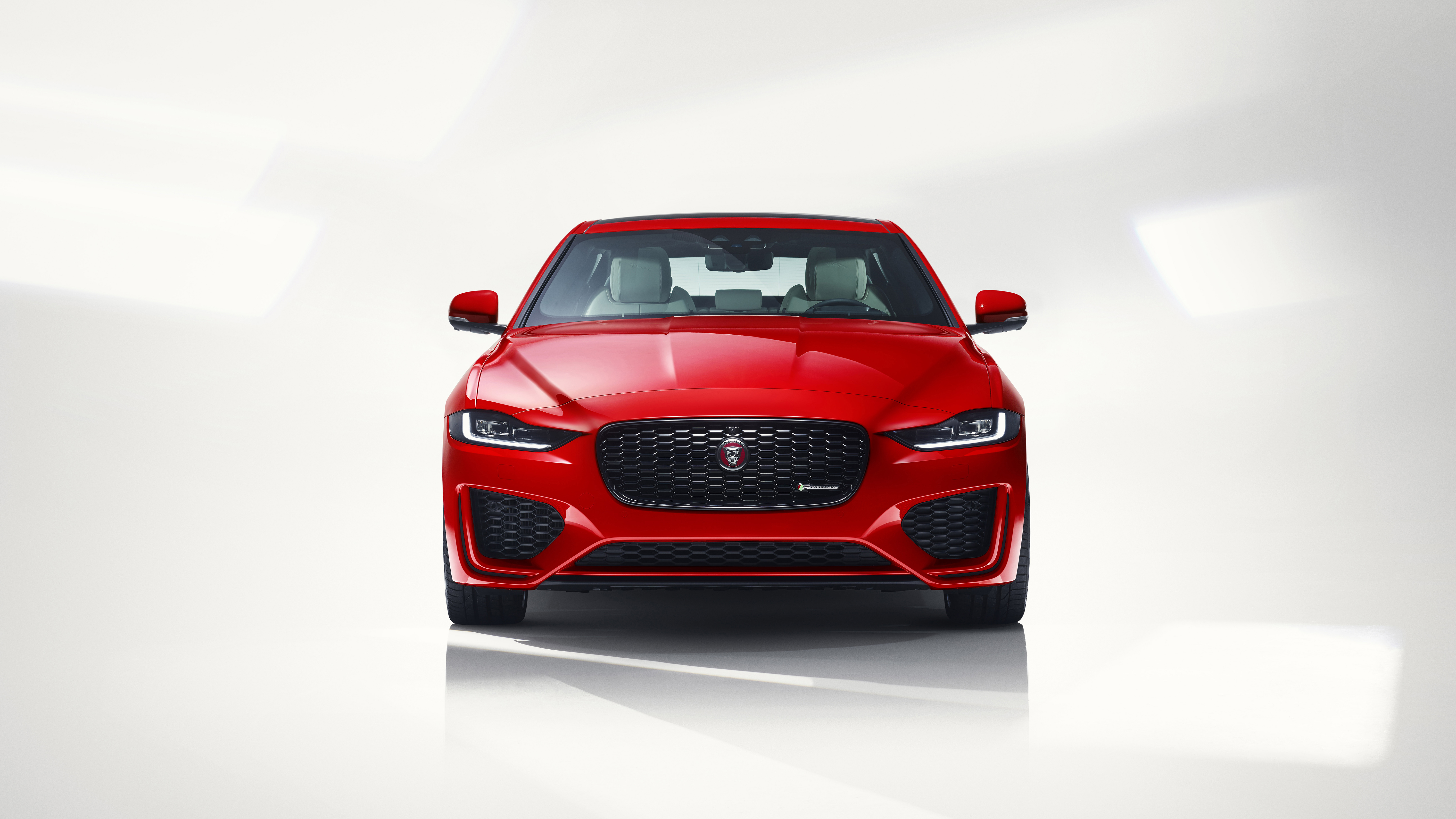 Jaguar Xe 2019 Wallpapers