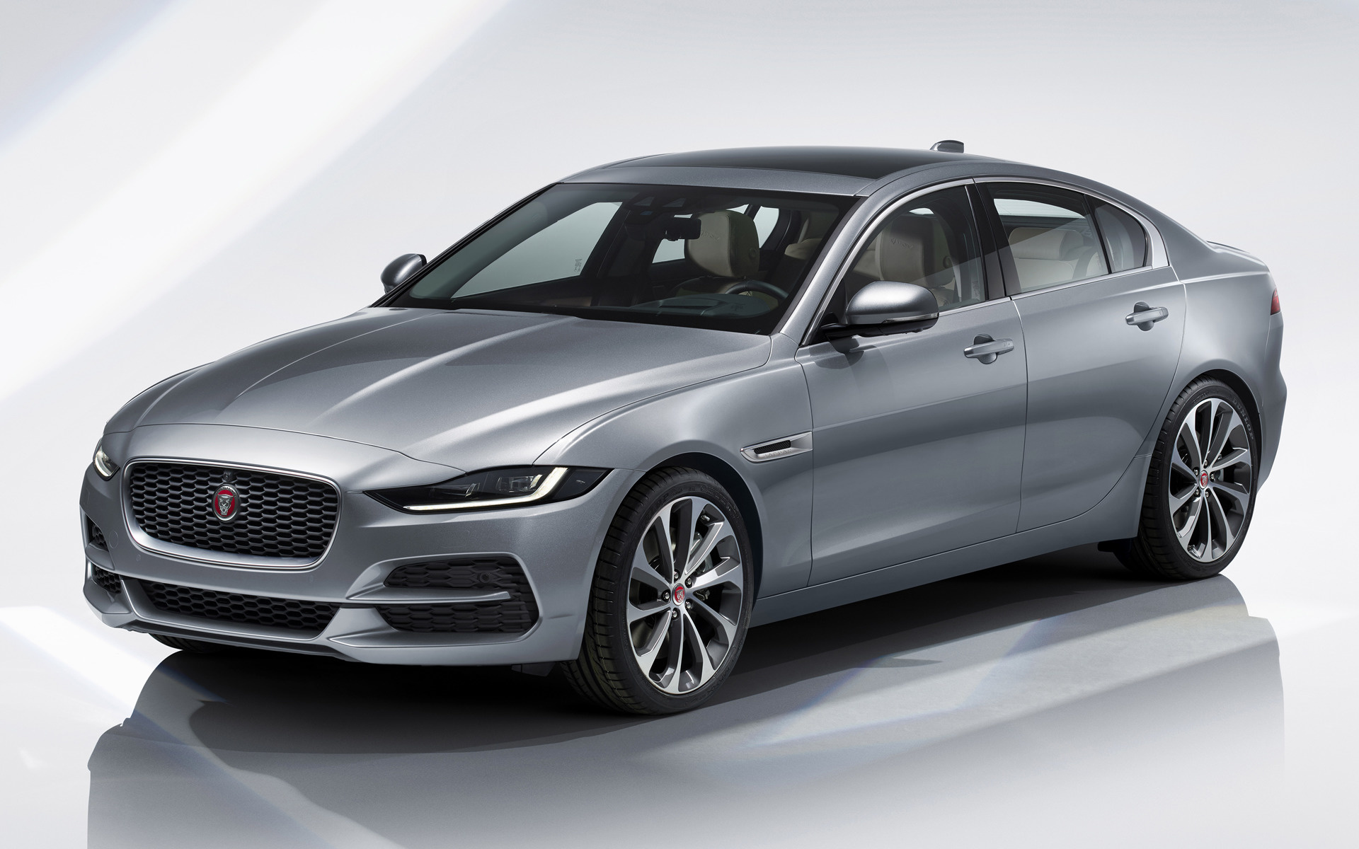 Jaguar Xe 2019 Wallpapers