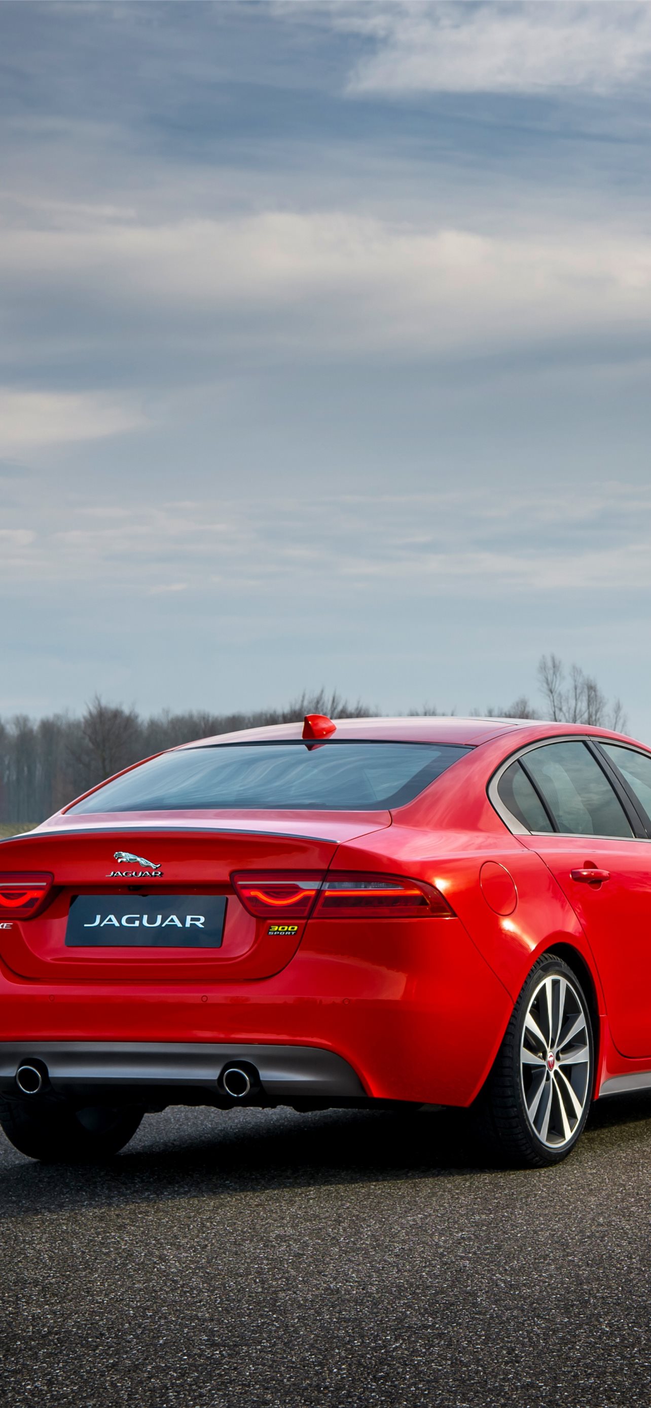 Jaguar Xe 2019 Wallpapers