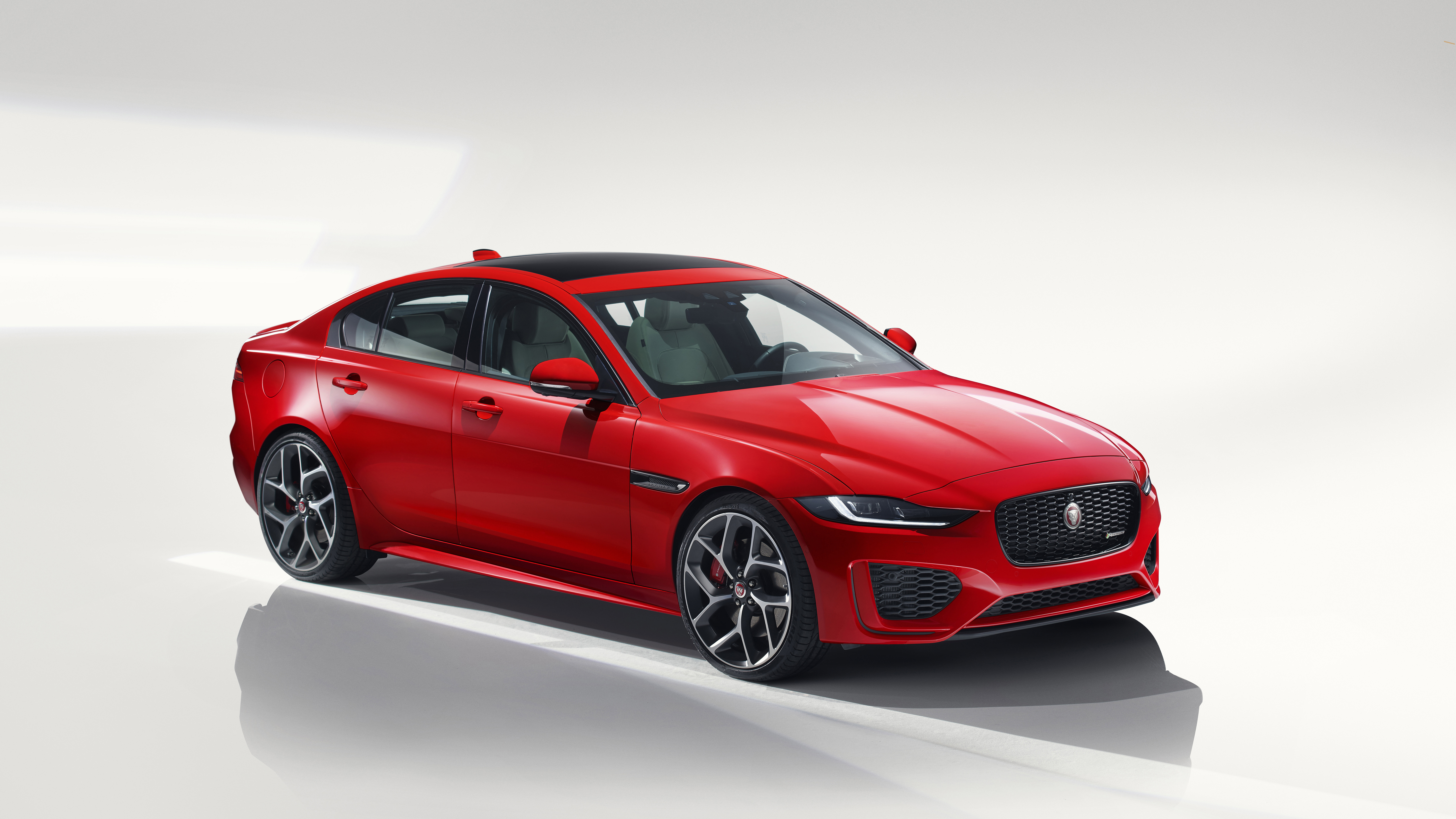 Jaguar Xe 2019 Wallpapers