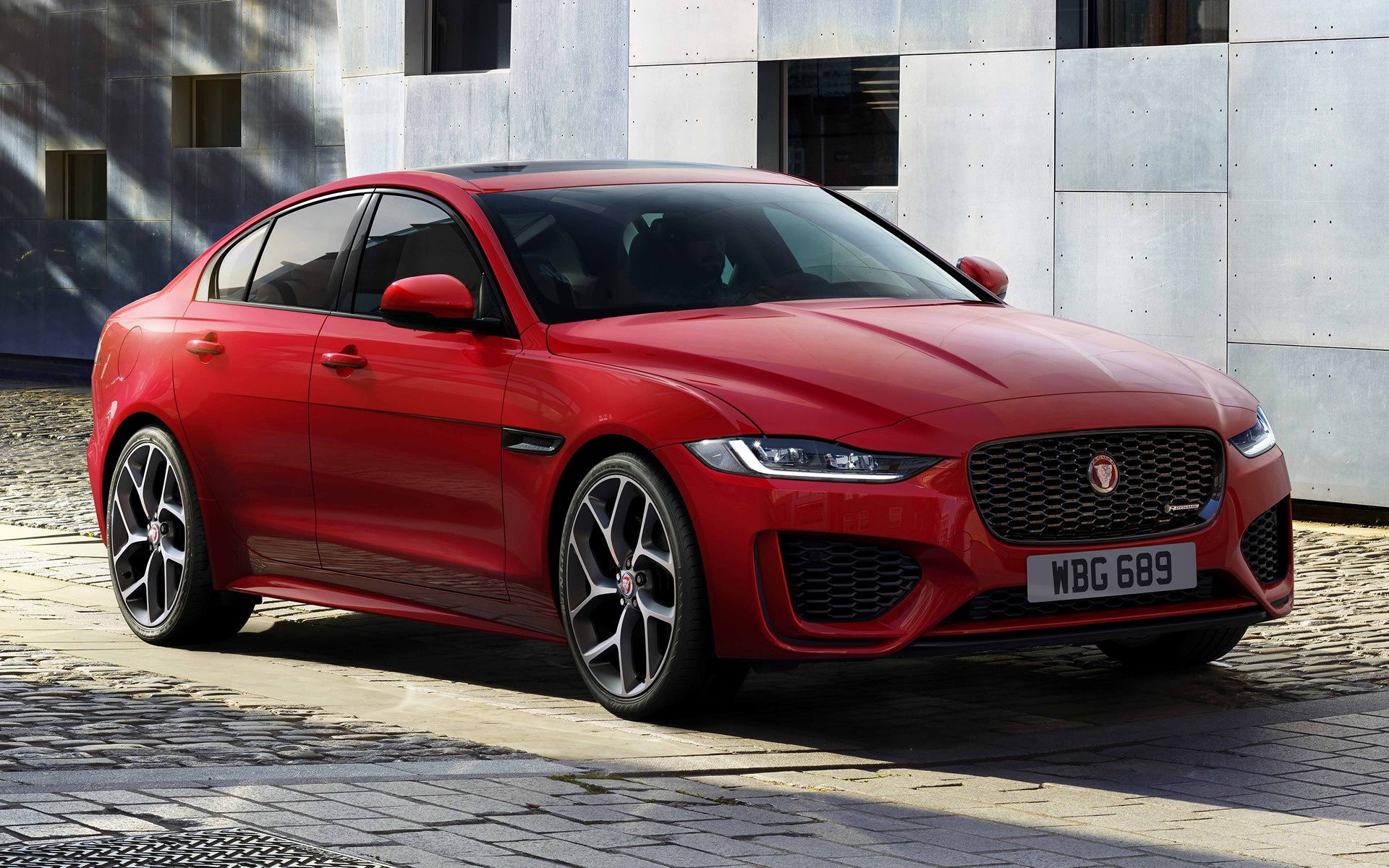 Jaguar Xe 2019 Wallpapers