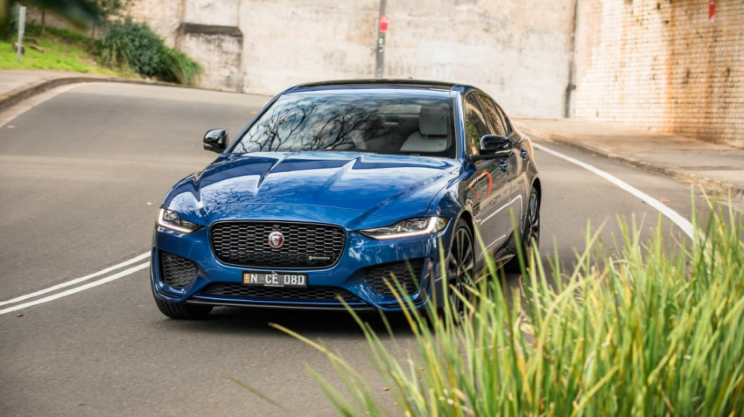 Jaguar Xe P300 Awd Wallpapers