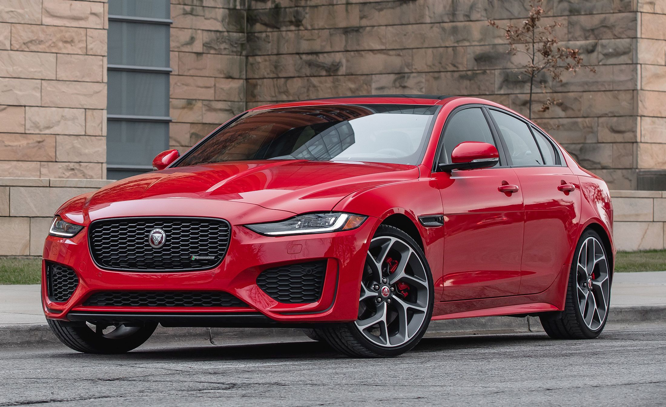 Jaguar Xe P300 Awd Wallpapers