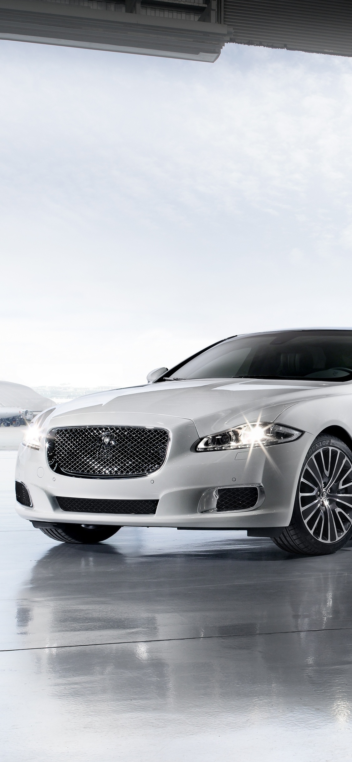 Jaguar Xj Ultimate Wallpapers