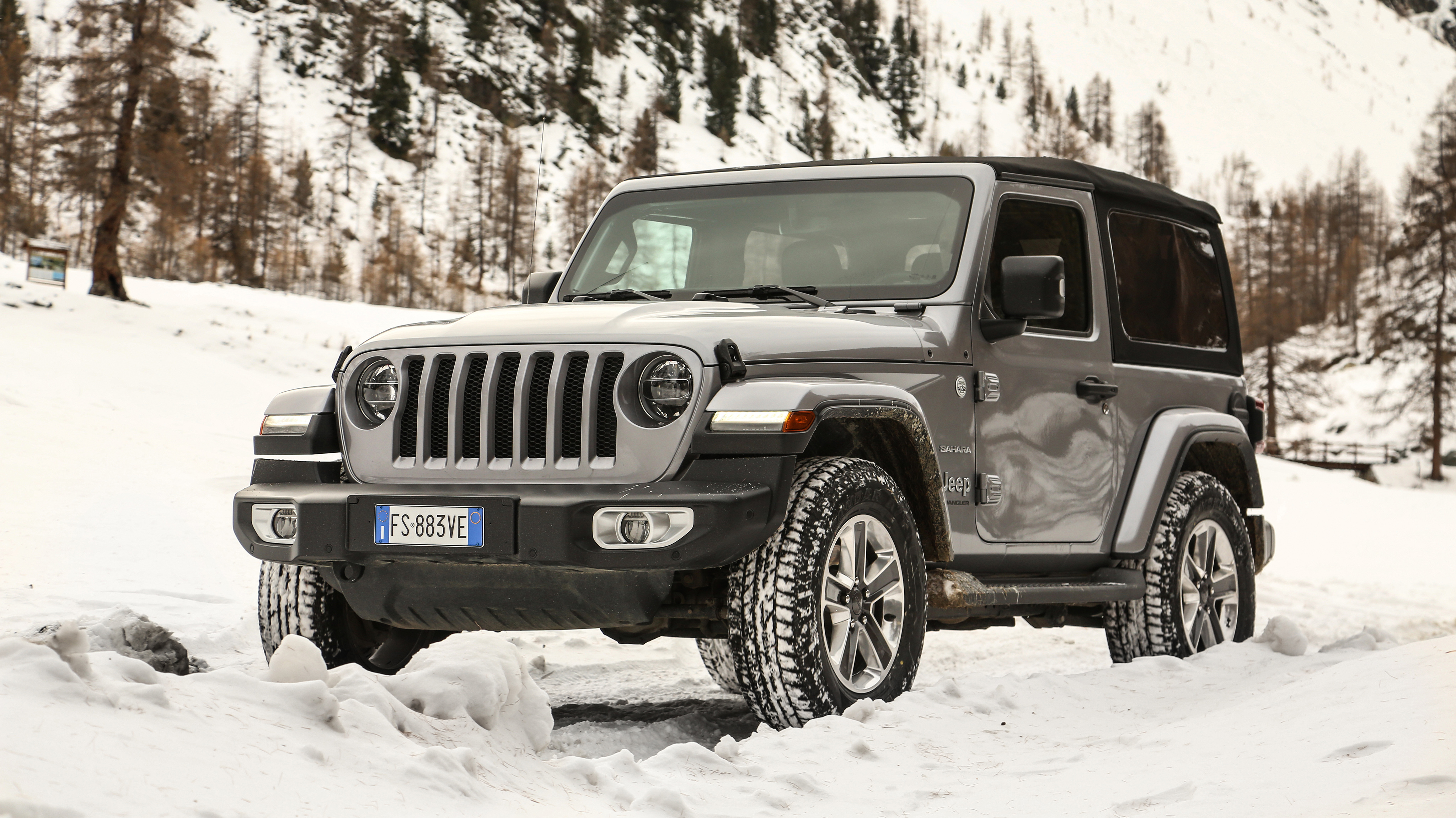 Jeep Wrangler Unlimited Sahara Wallpapers