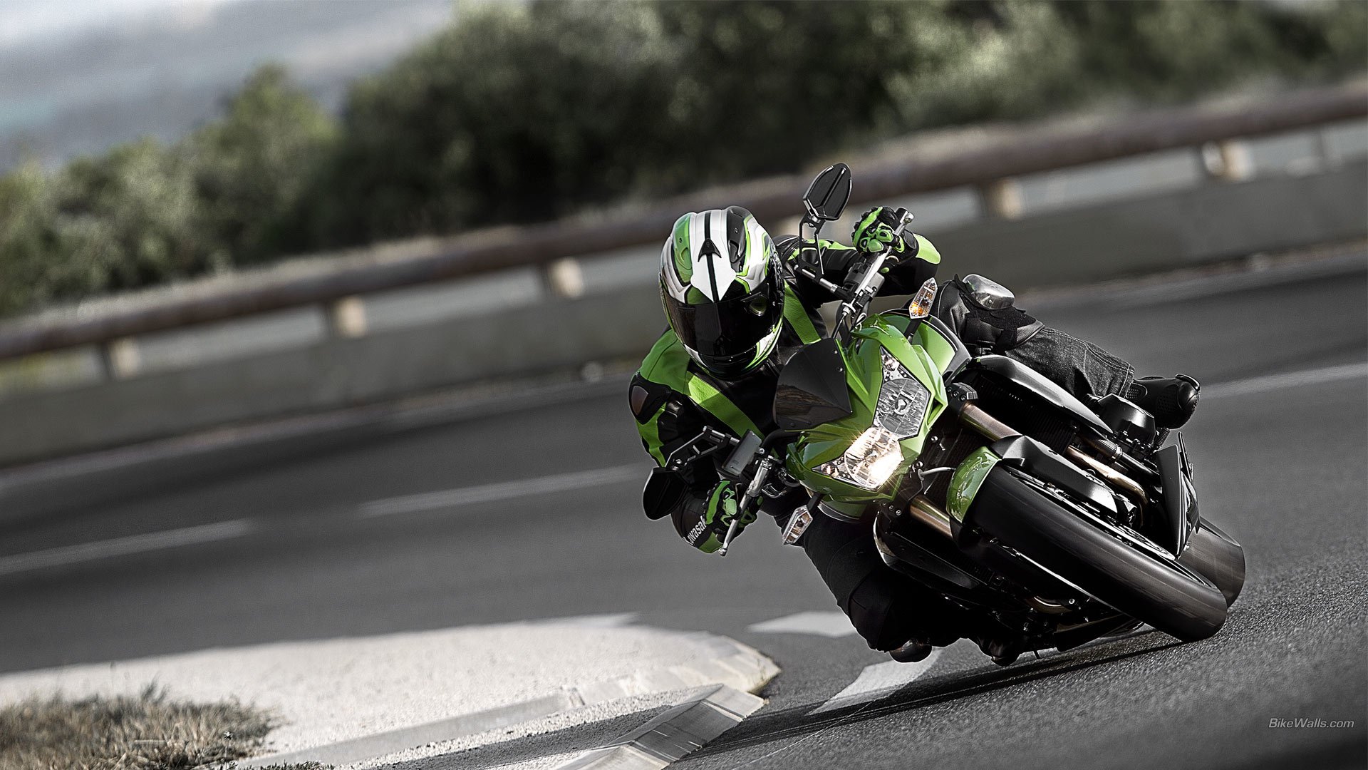 Kawasaki Z800 Wallpapers