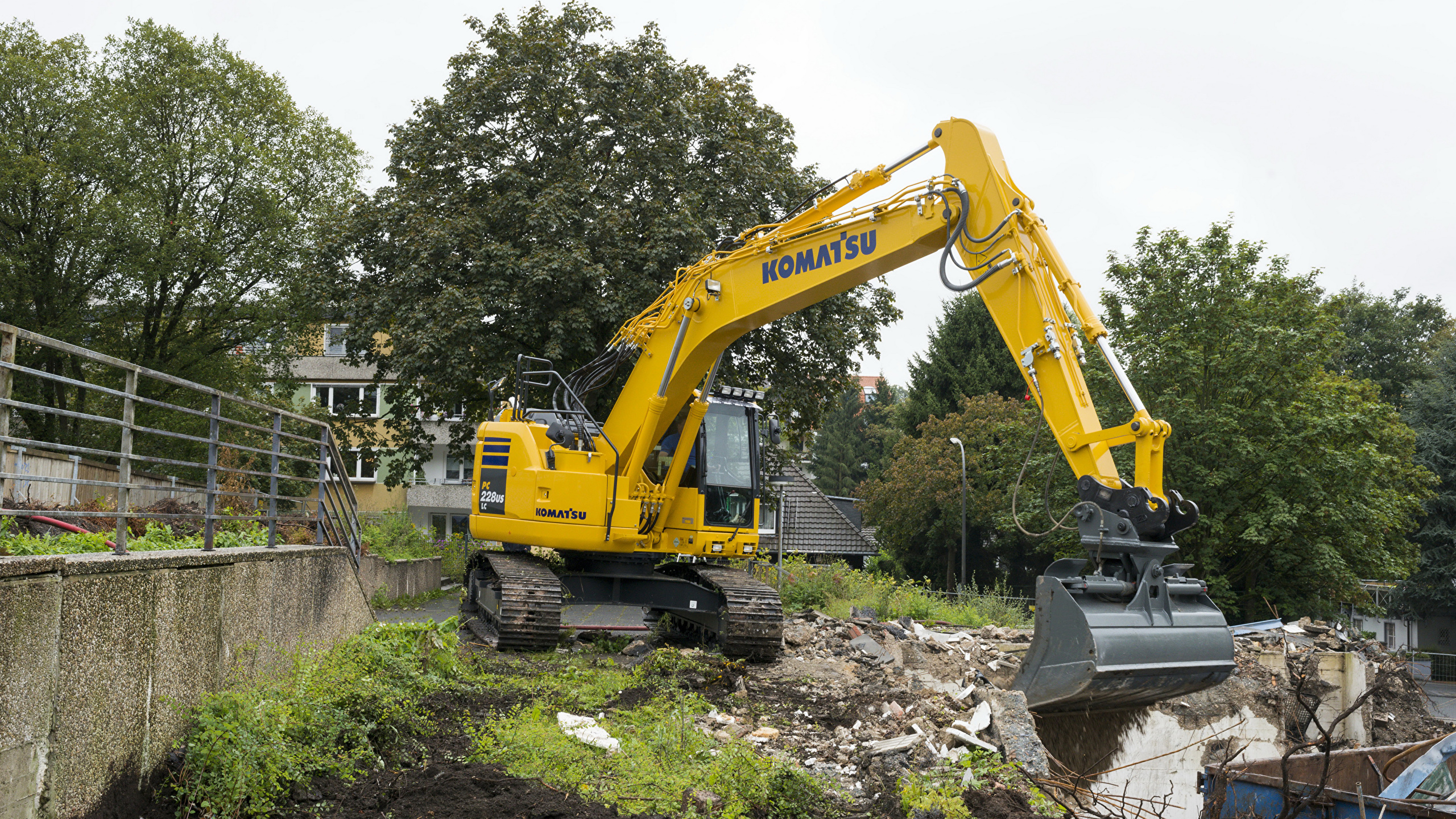 Komatsu Bulldozer Wallpapers