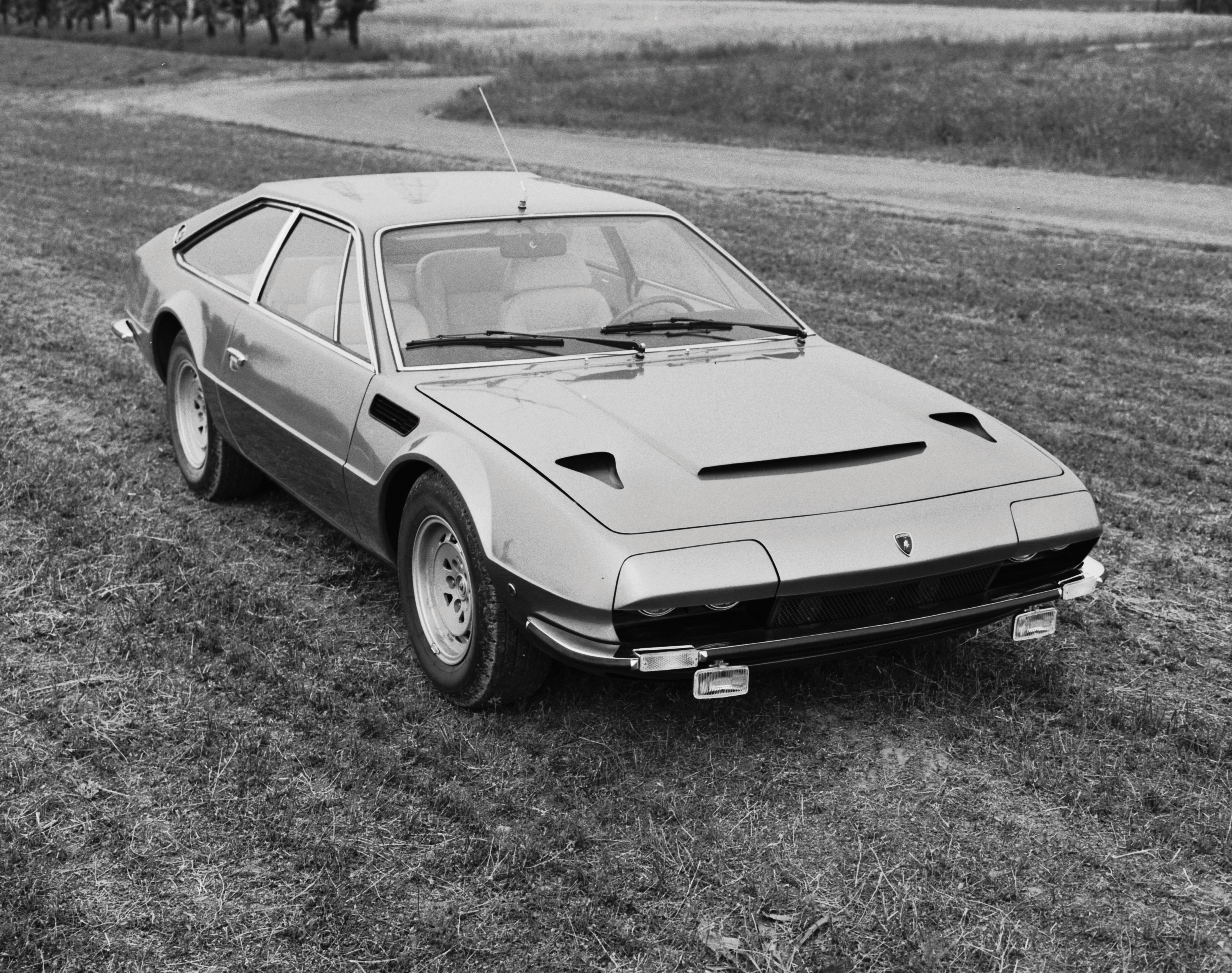 Lamborghini Jarama Wallpapers