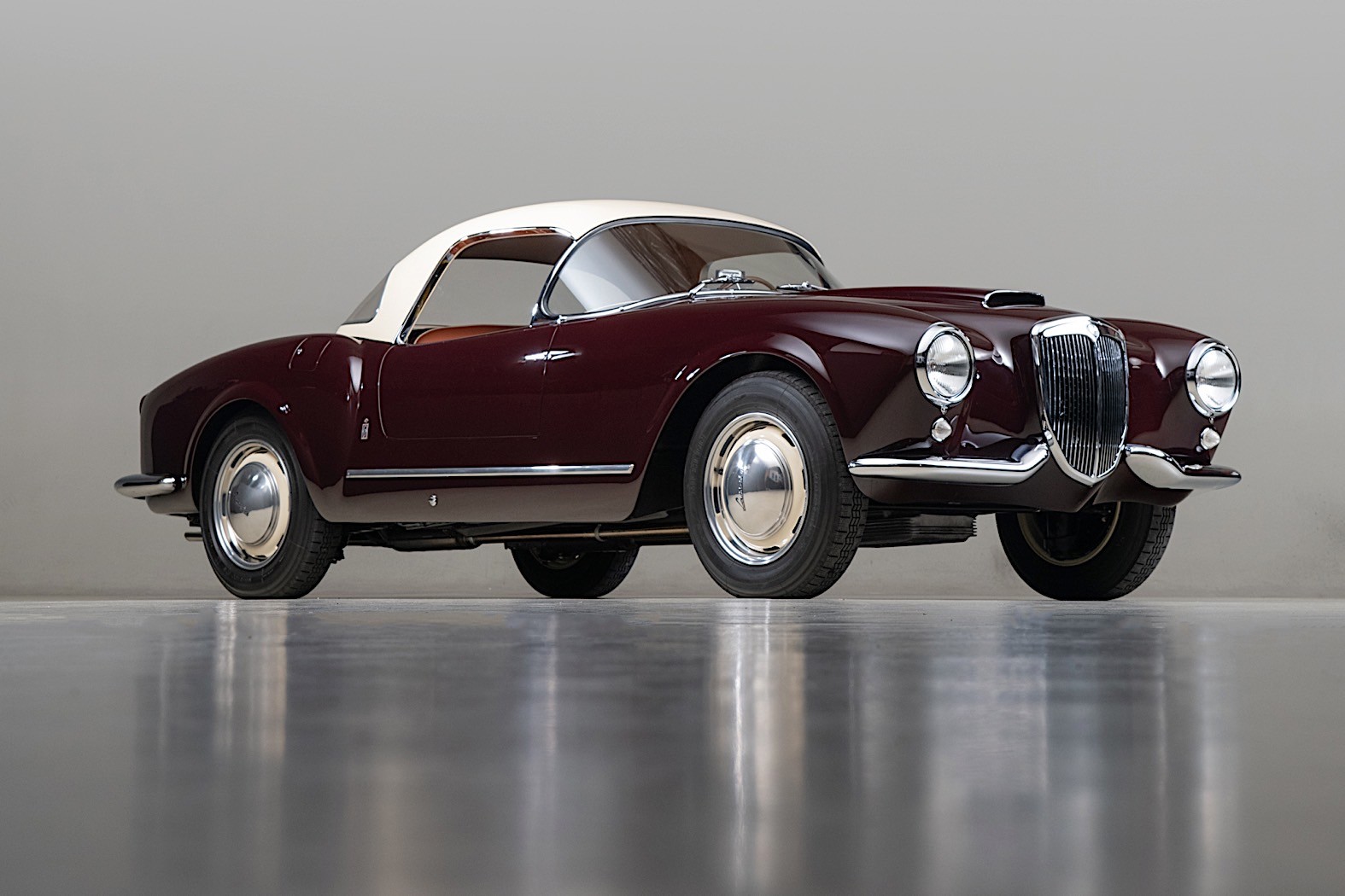 Lancia Aurelia B24 Spider Wallpapers