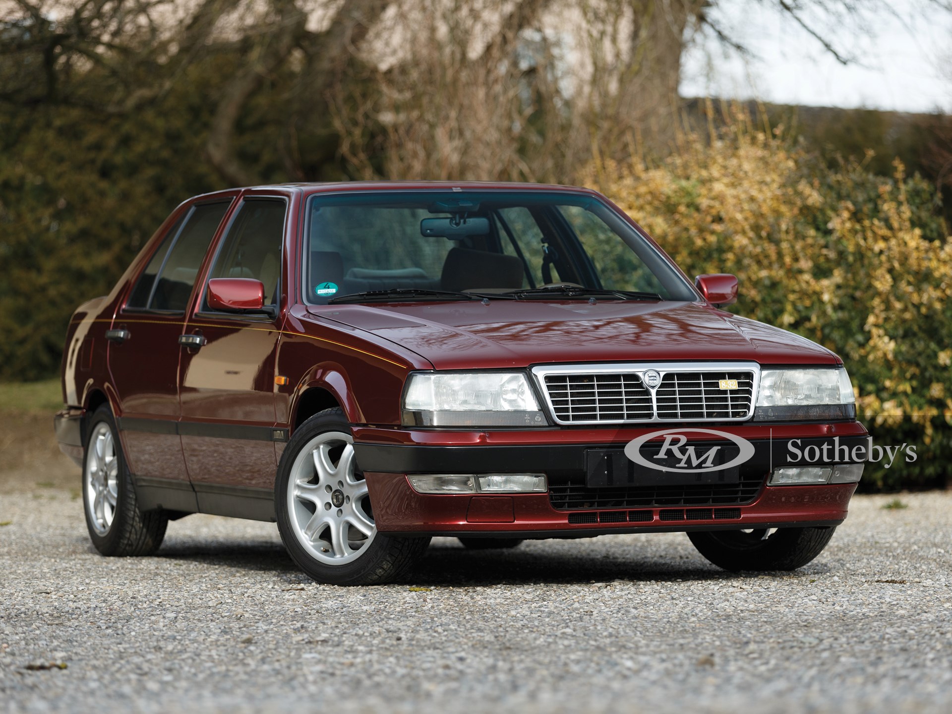 Lancia Thema Wallpapers