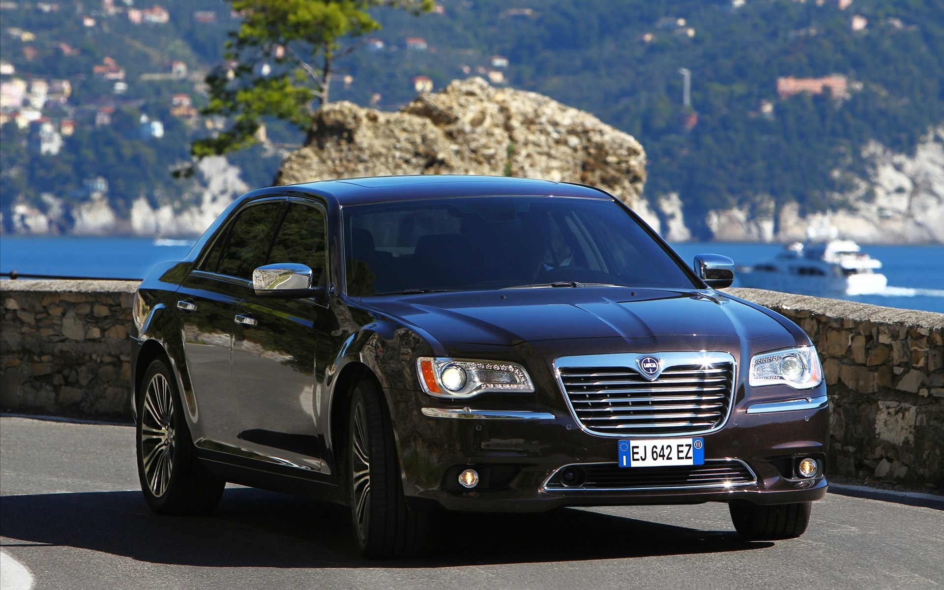 Lancia Thema Wallpapers