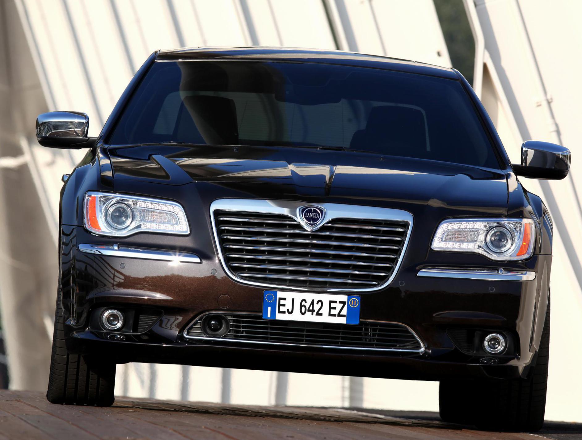 Lancia Thema Wallpapers