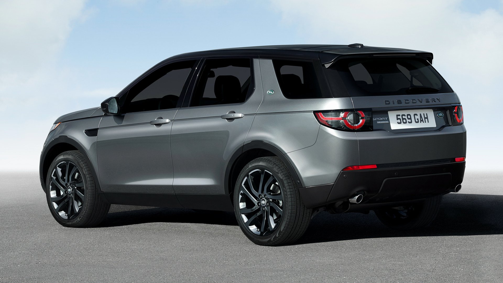 Land Rover Discovery Sport Wallpapers