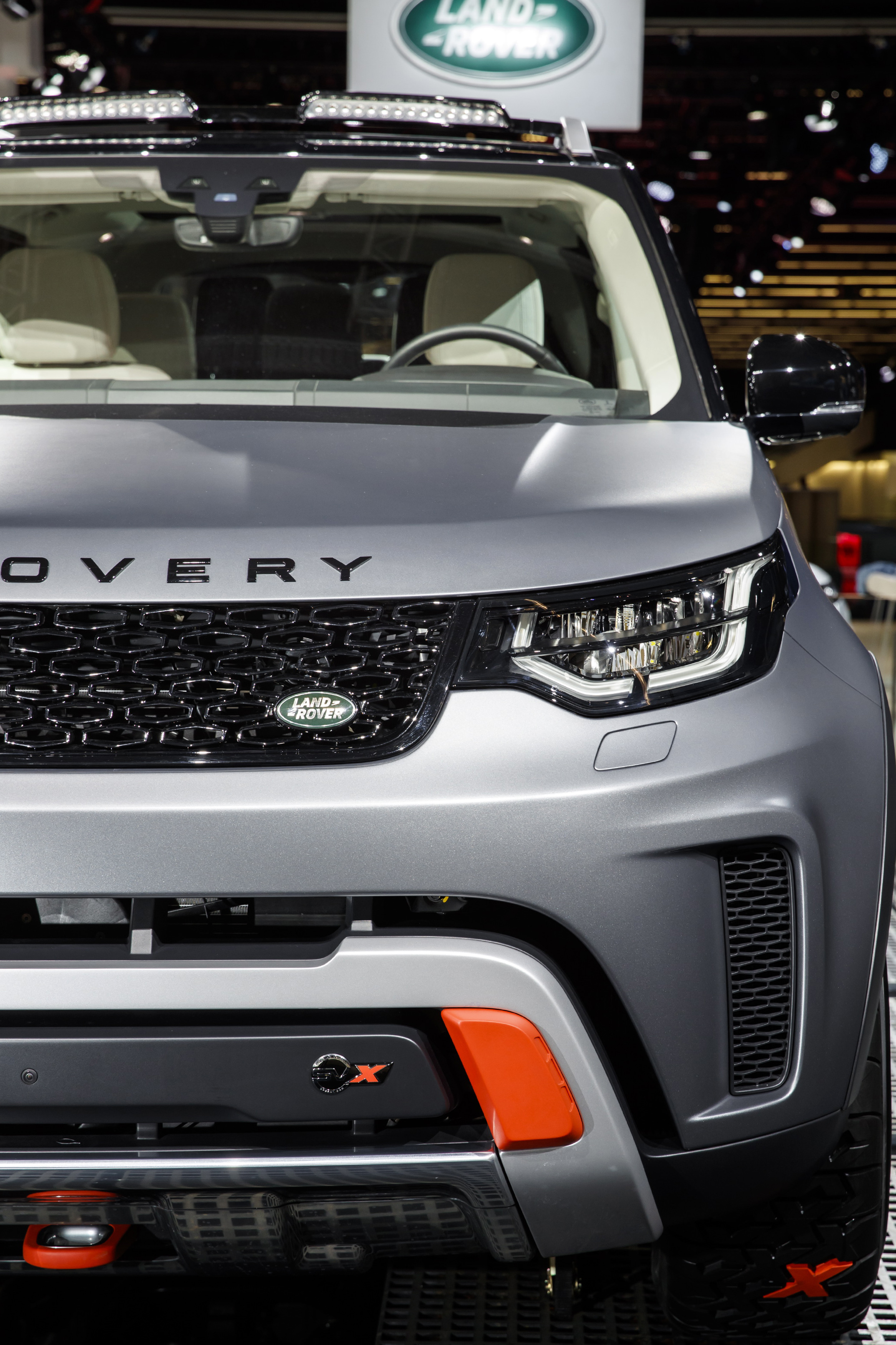 Land Rover Discovery Svx 2018 Wallpapers