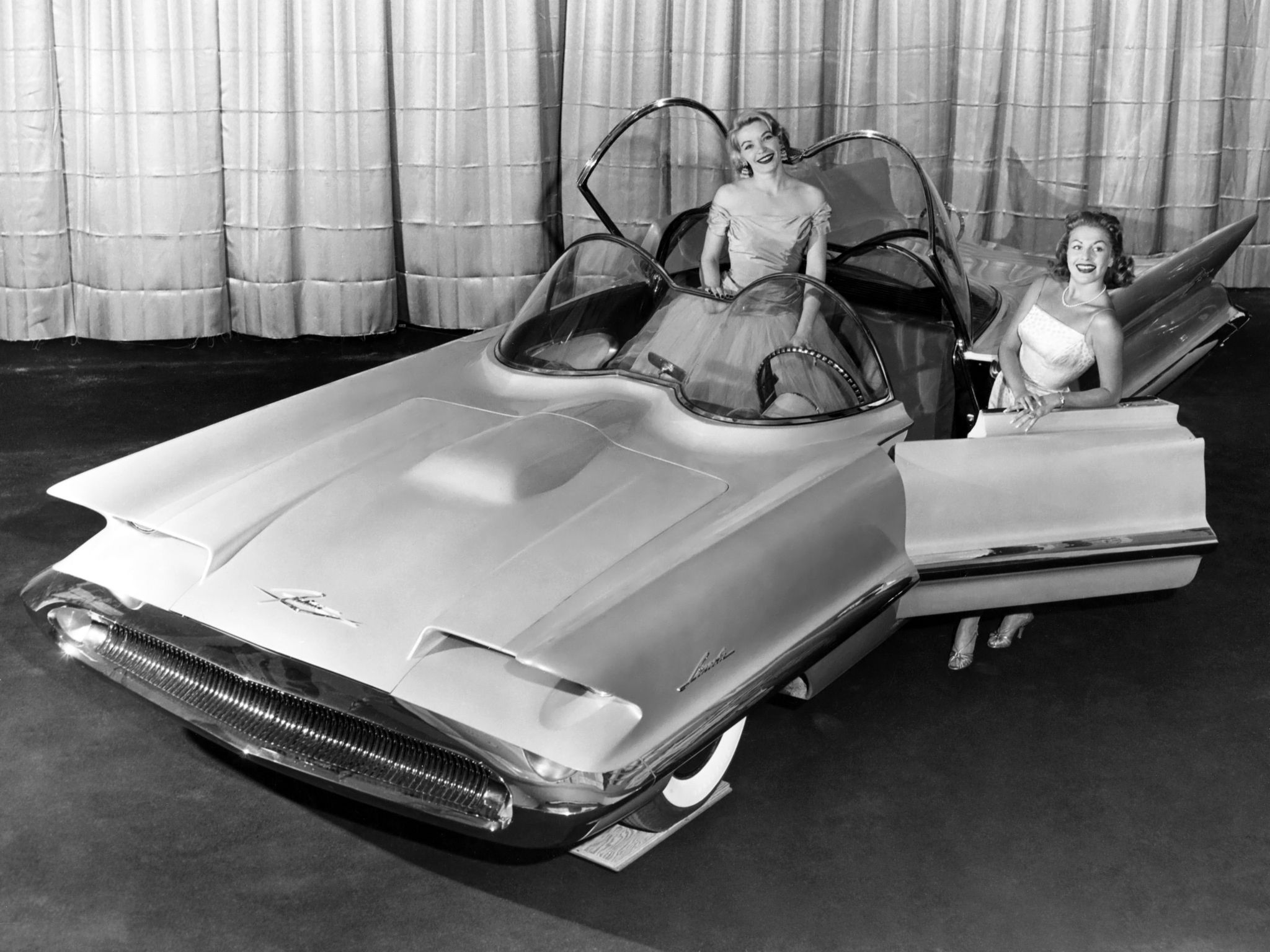 Lincoln Futura Batmobile Wallpapers