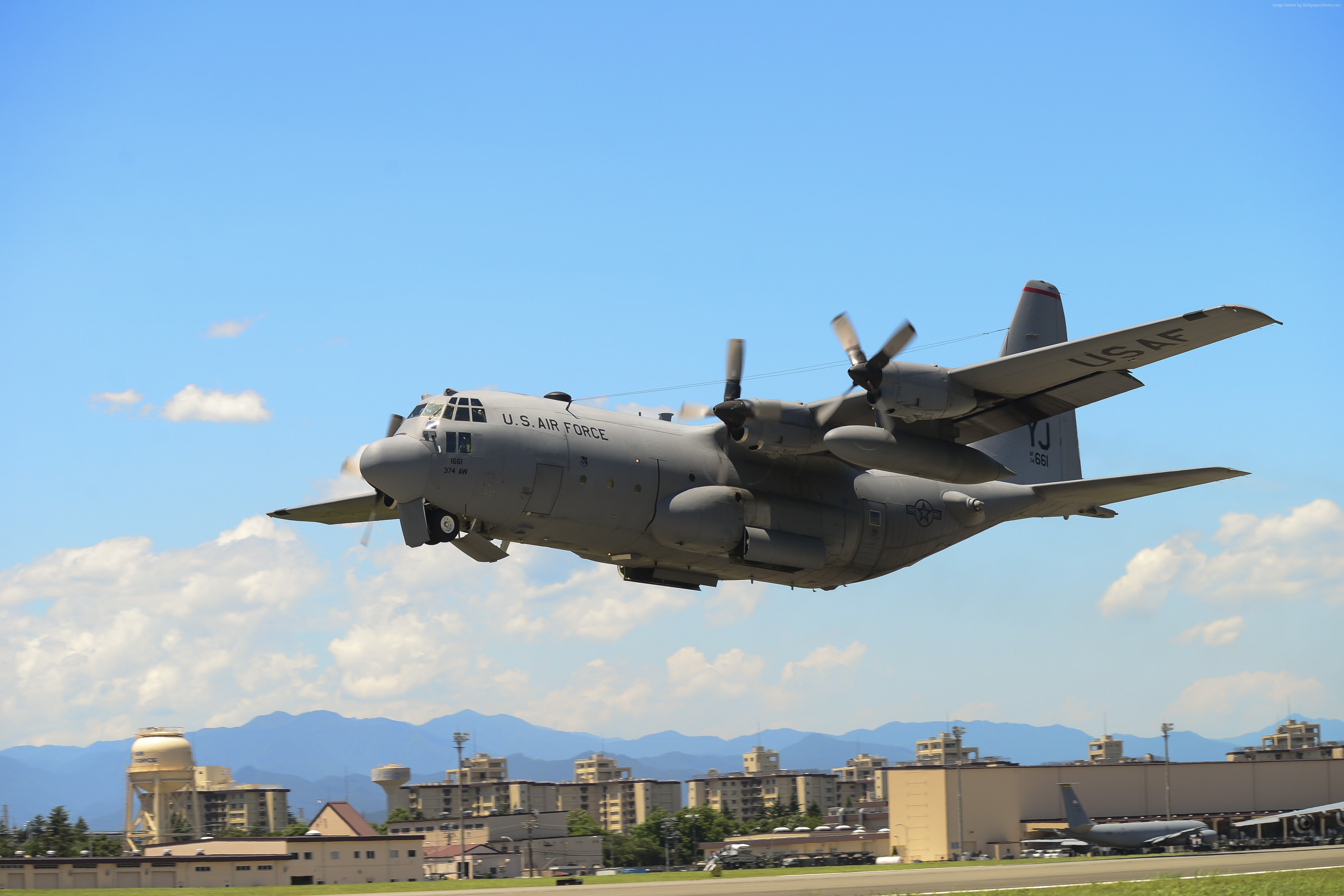 Lockheed L-100 Hercules Wallpapers