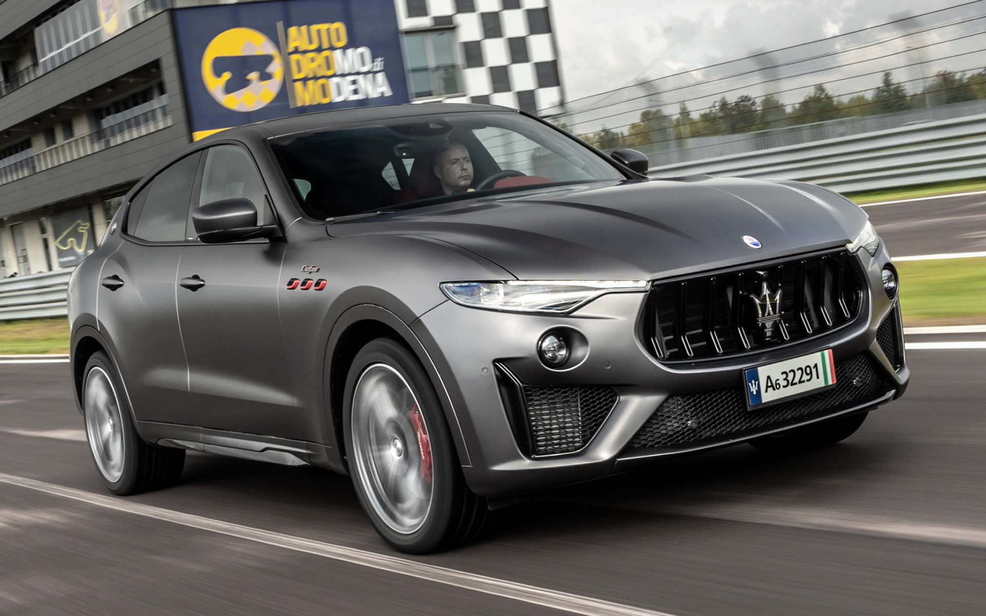 Maserati Levante Gransport Vulcano Wallpapers