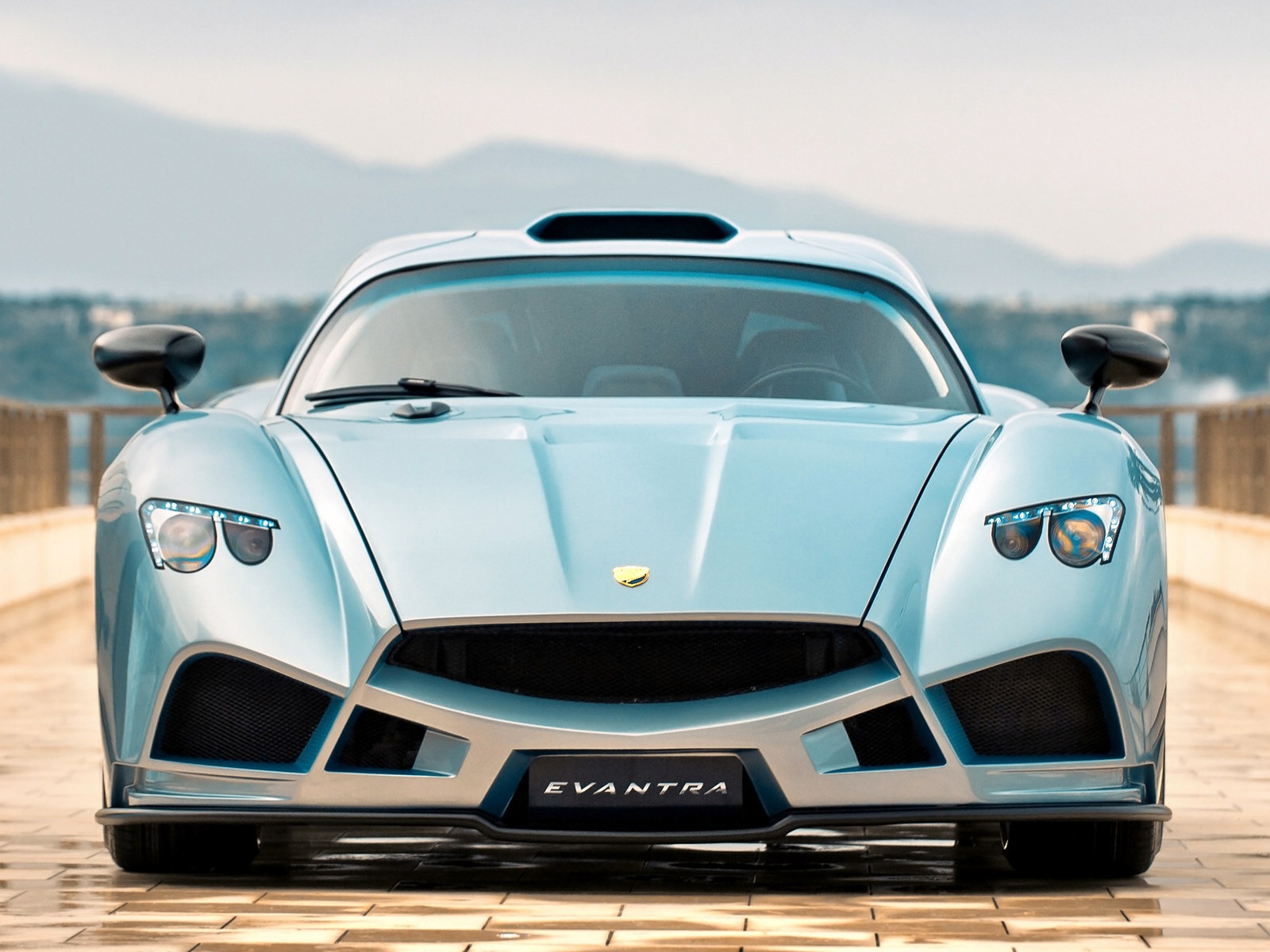 Mazzanti Evantra Wallpapers