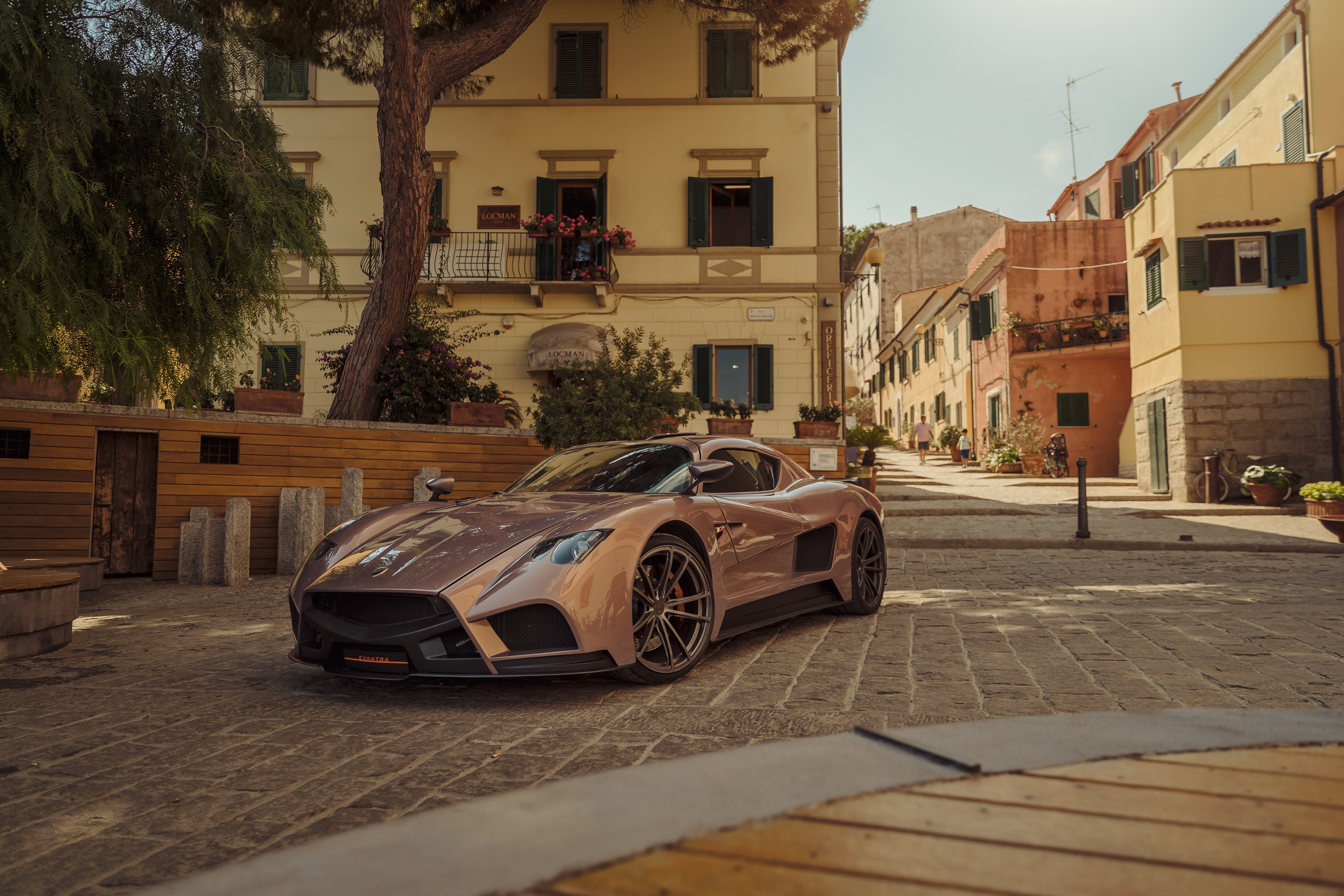 Mazzanti Evantra Wallpapers