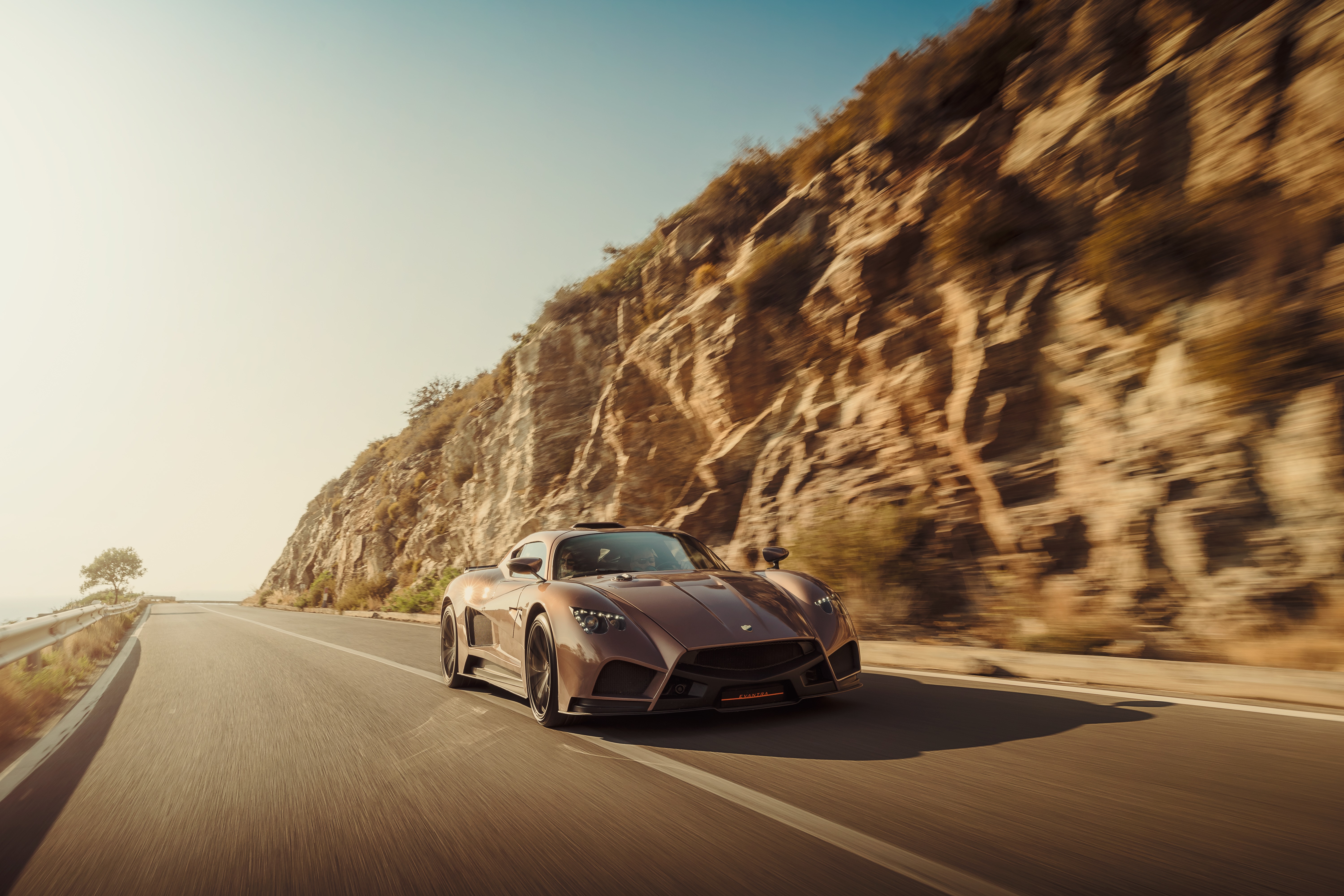 Mazzanti Evantra Wallpapers