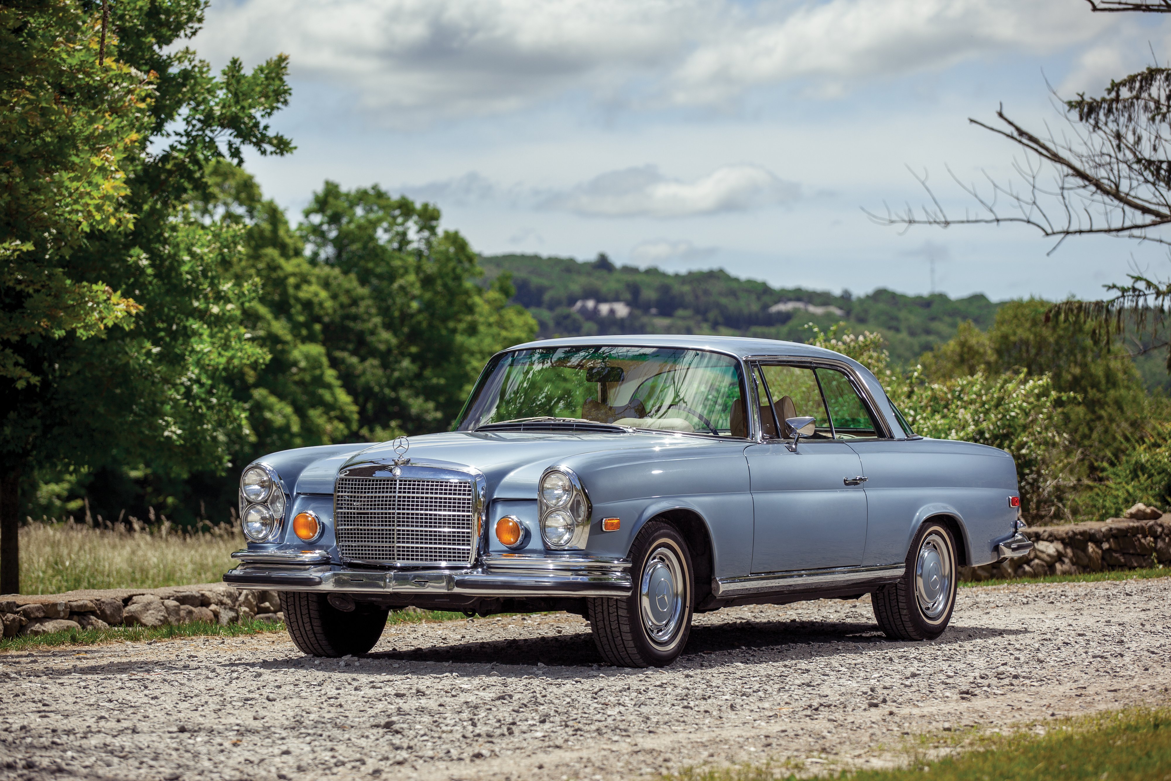 Mercedes-Benz 280Se Wallpapers