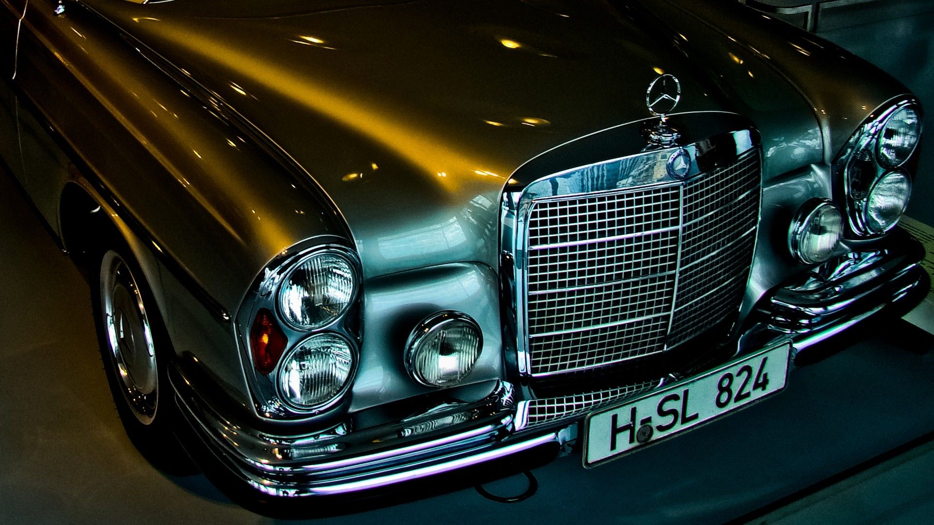 Mercedes-Benz 280Se Wallpapers