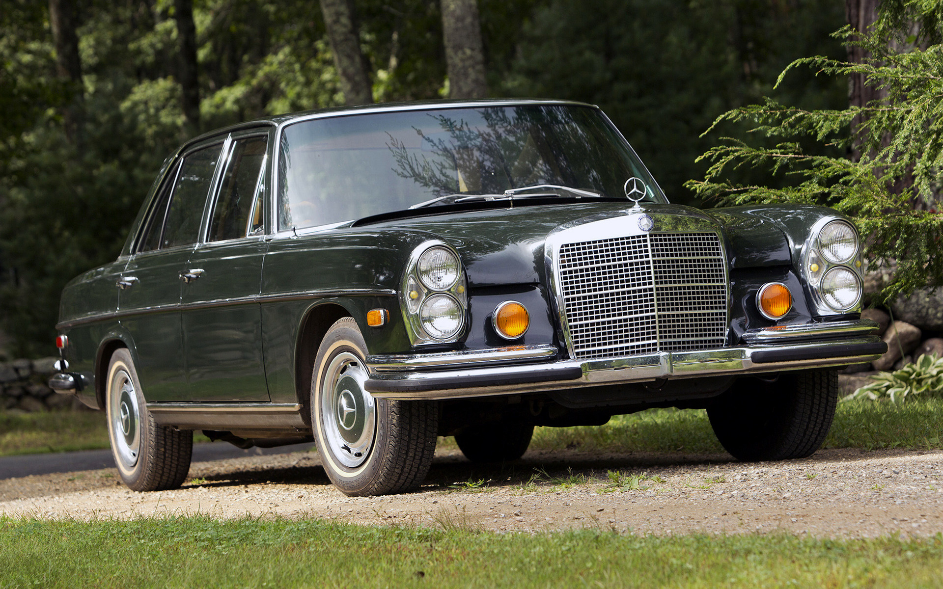 Mercedes-Benz 280Se Wallpapers